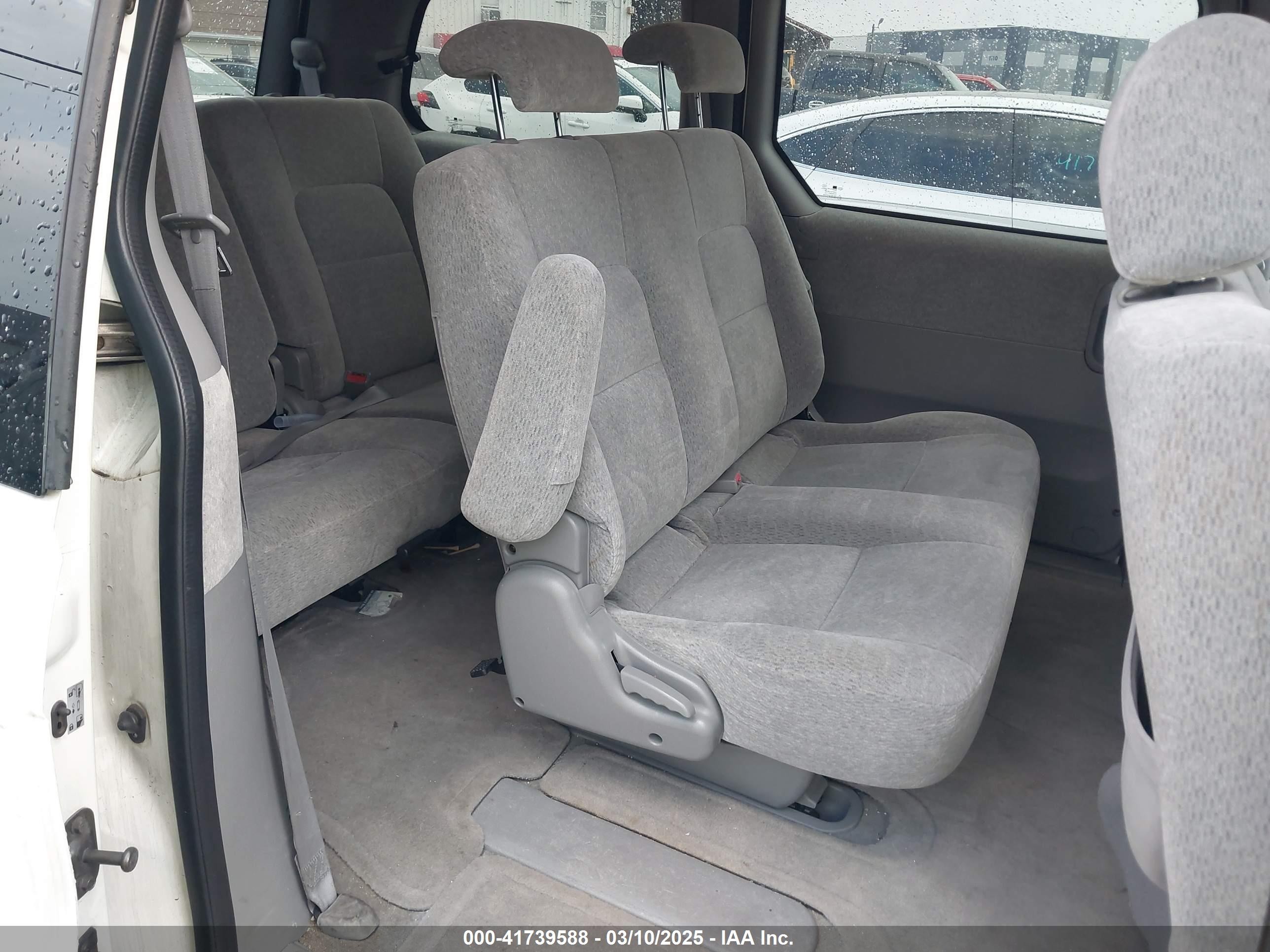 2005 Kia Sedona Ex/lx White vin: KNDUP132956679092
