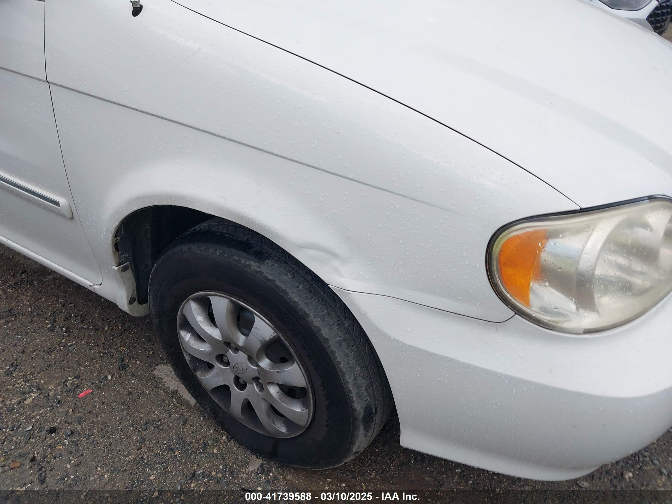 2005 Kia Sedona Ex/lx White vin: KNDUP132956679092