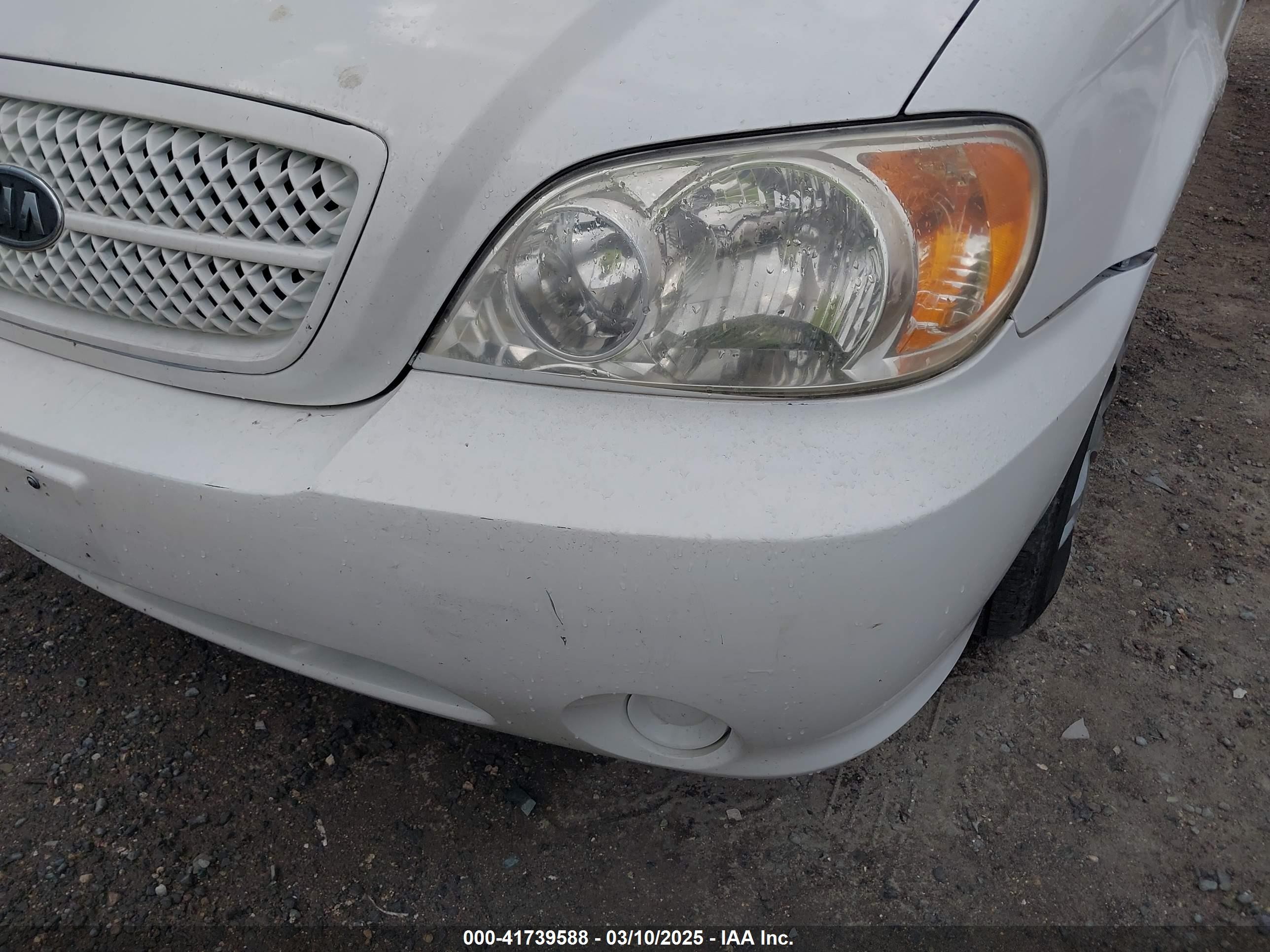 2005 Kia Sedona Ex/lx White vin: KNDUP132956679092