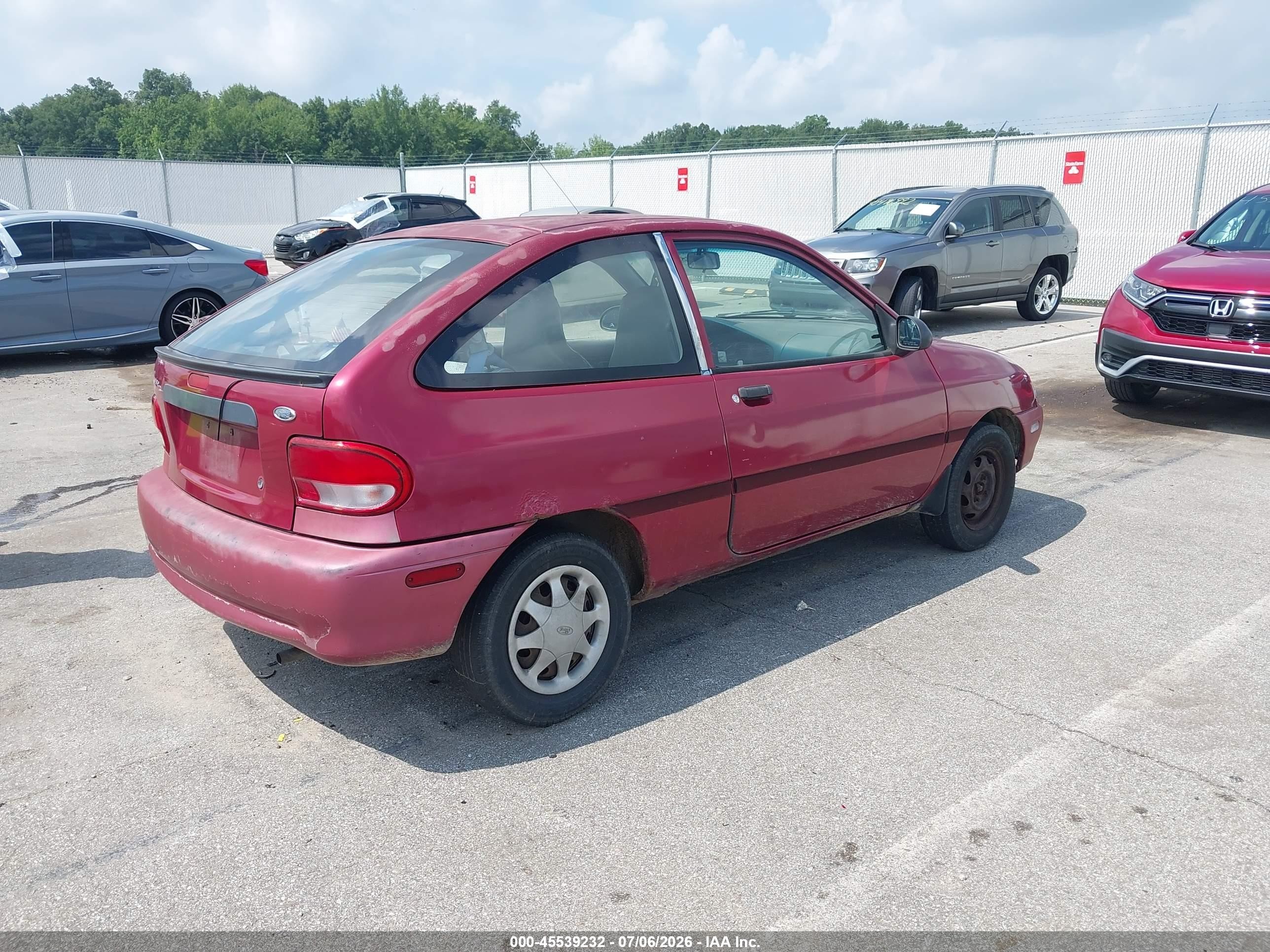1997 Ford Aspire   Красный vin: KNJLT05H0V6207458