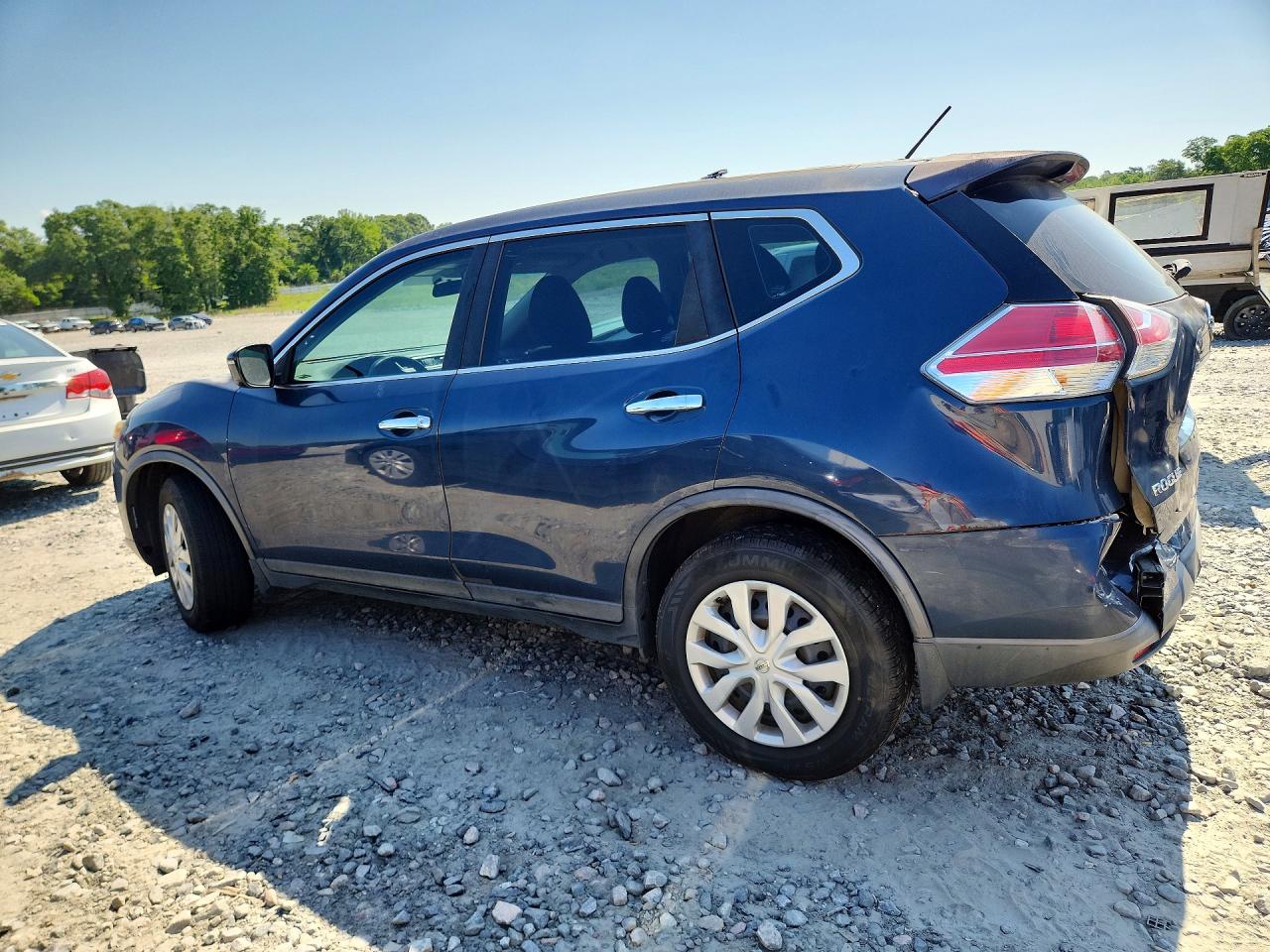 2015 Nissan Rogue S Blue vin: KNMAT2MT0FP515656