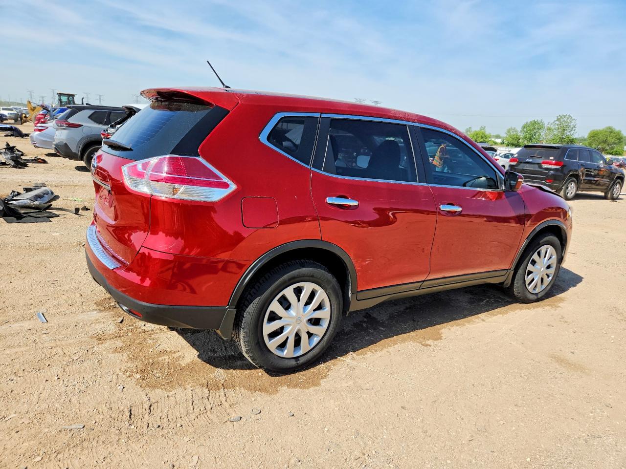 2015 Nissan Rogue S Red vin: KNMAT2MT0FP518430
