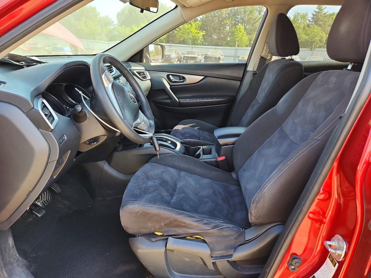 2015 Nissan Rogue S Red vin: KNMAT2MT0FP518430