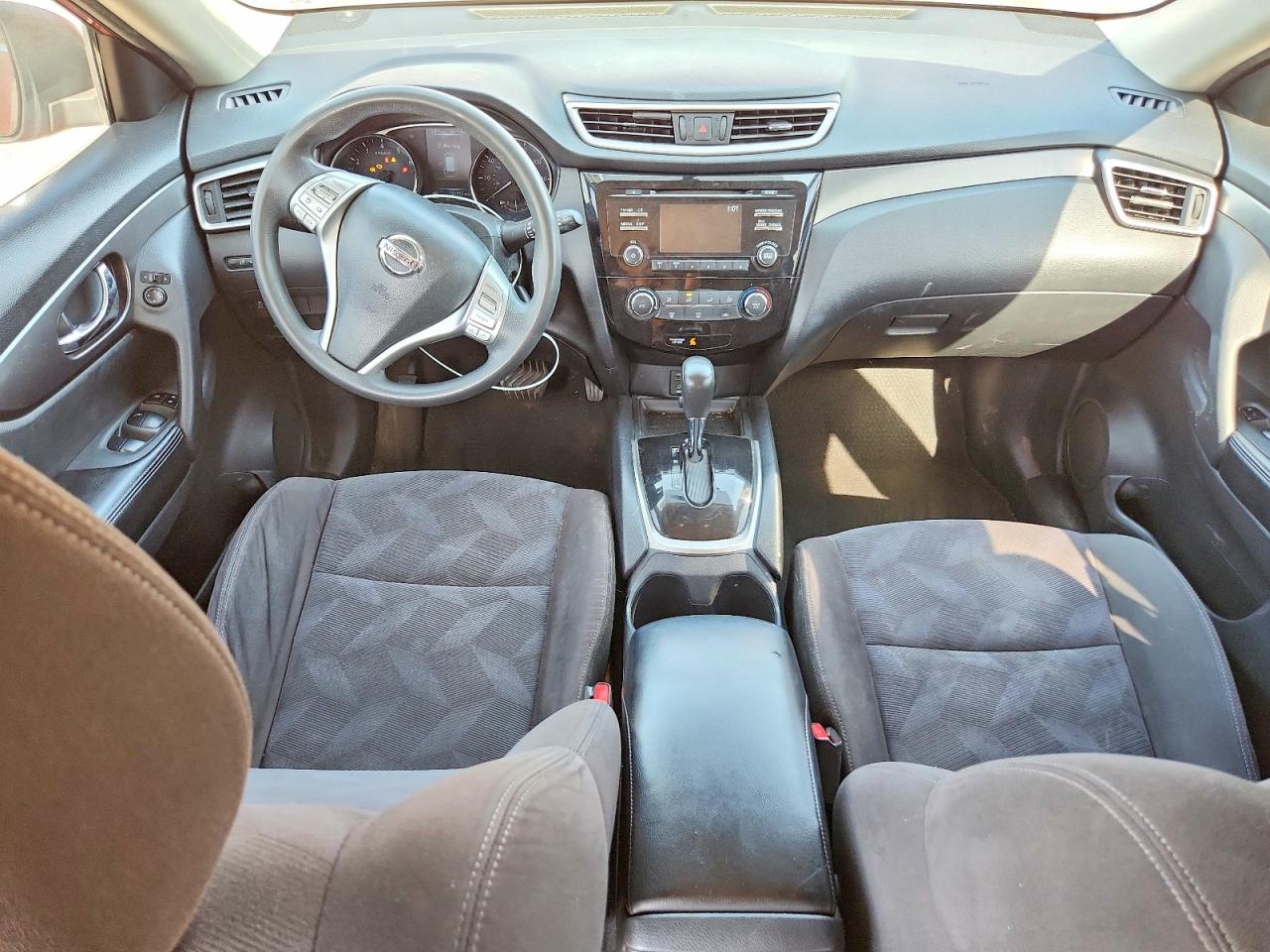 2015 Nissan Rogue S Red vin: KNMAT2MT0FP518430