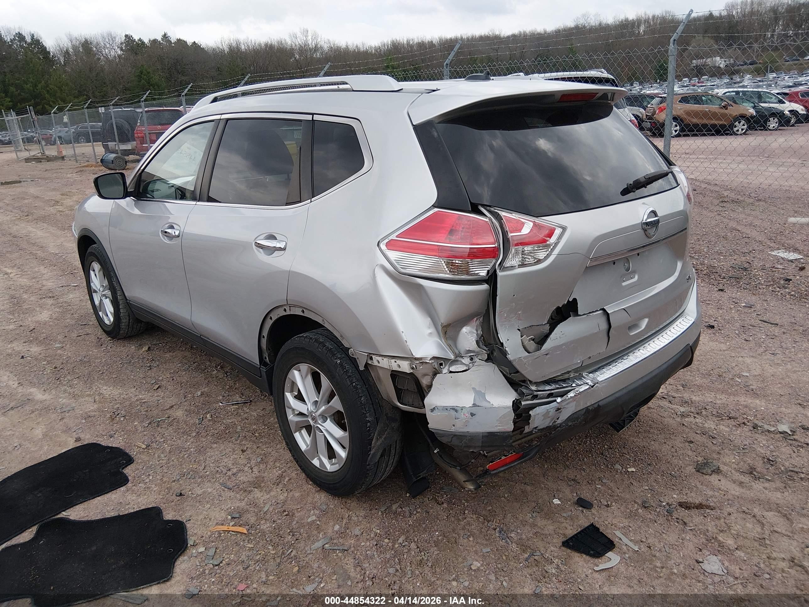 2015 Nissan Rogue Sv Silver vin: KNMAT2MT0FP541612