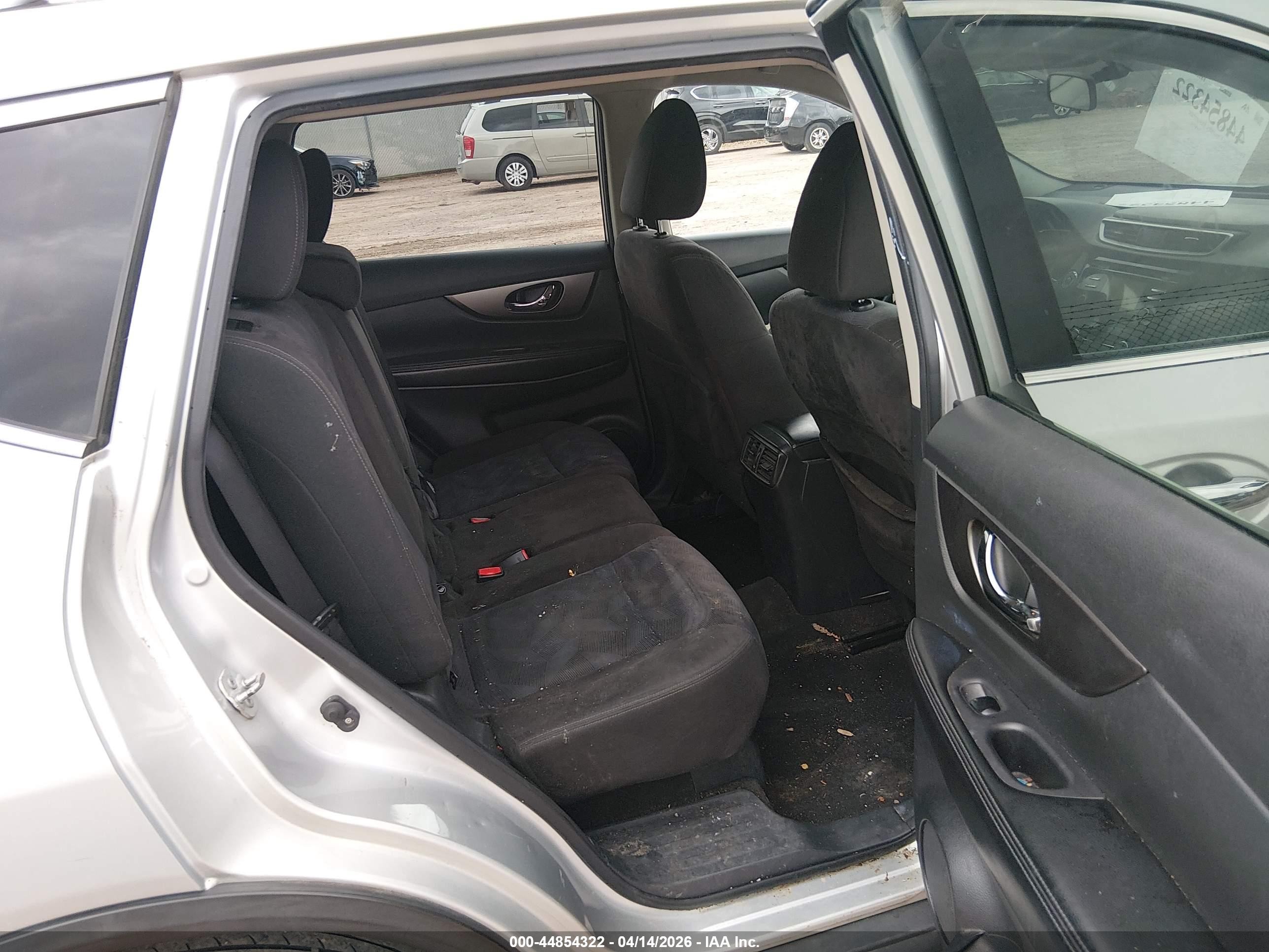 2015 Nissan Rogue Sv Silver vin: KNMAT2MT0FP541612