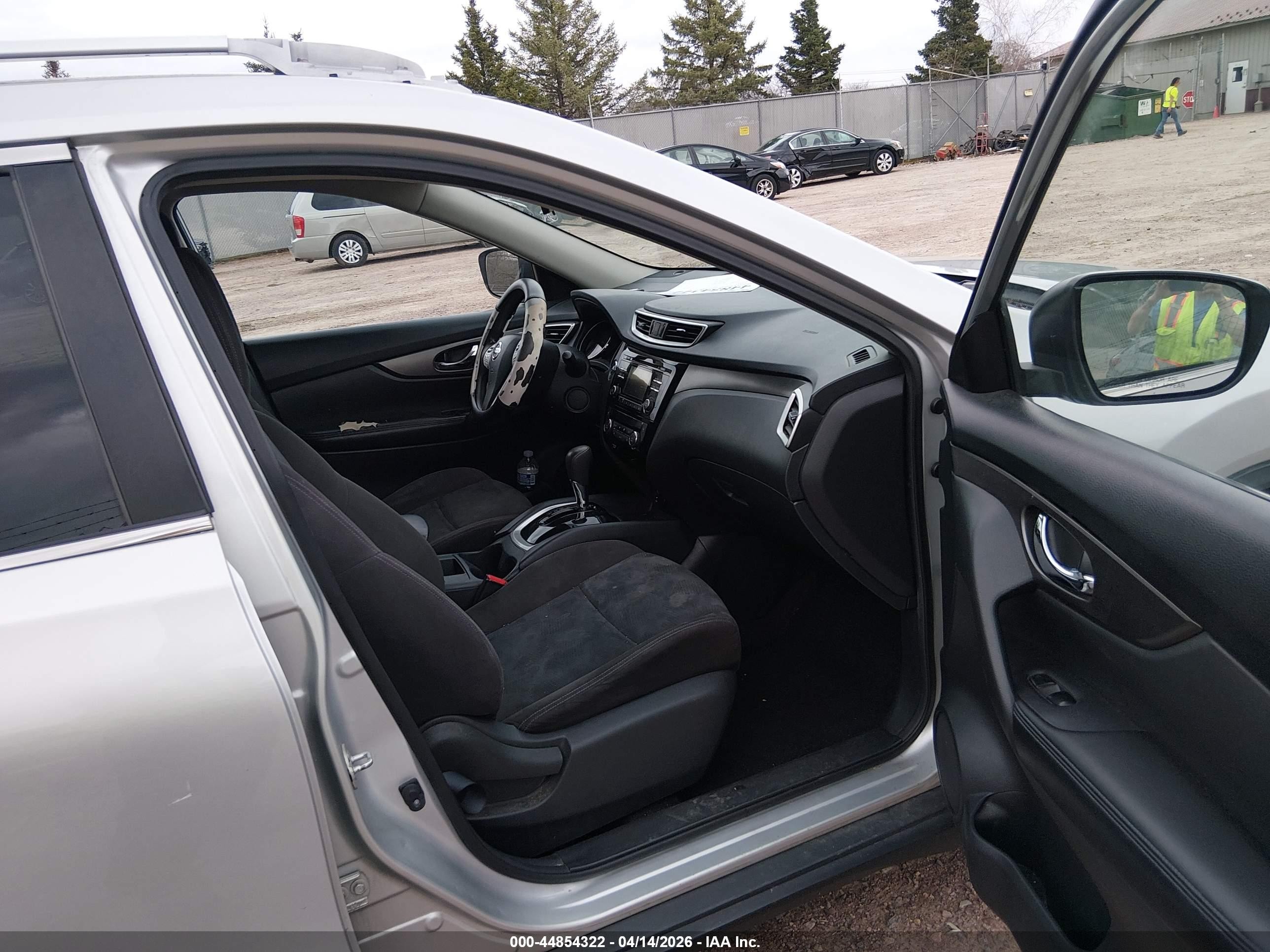 2015 Nissan Rogue Sv Silver vin: KNMAT2MT0FP541612