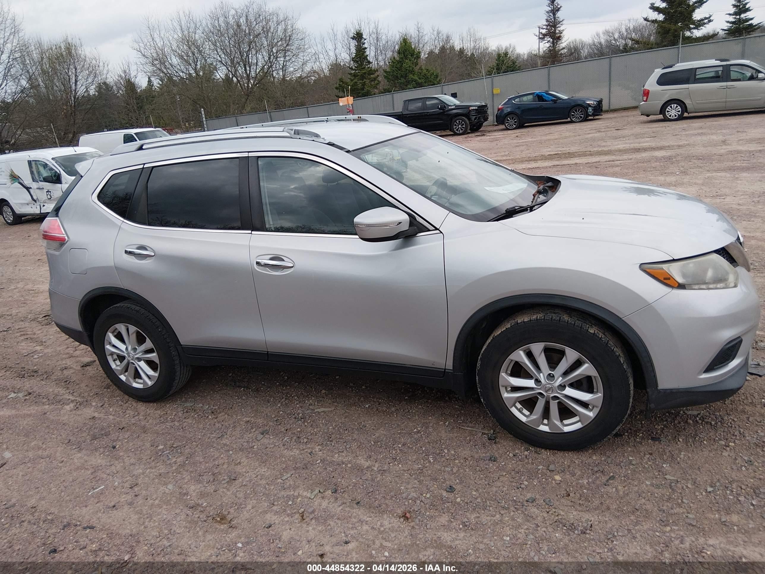 2015 Nissan Rogue Sv Silver vin: KNMAT2MT0FP541612