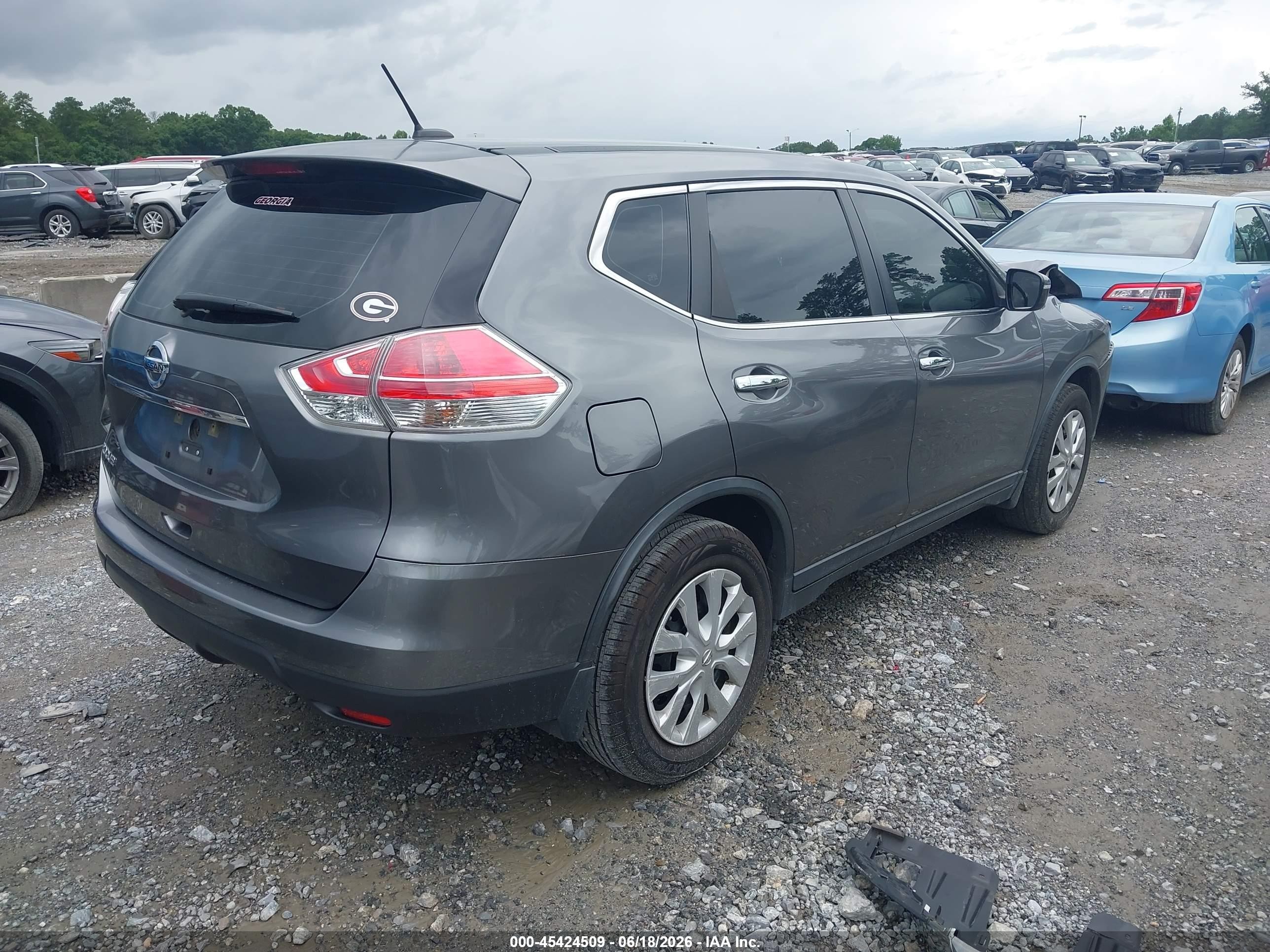 2015 Nissan Rogue S Gray vin: KNMAT2MT0FP558071