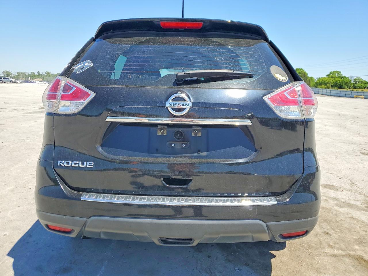 2015 Nissan Rogue S Black vin: KNMAT2MT0FP572827