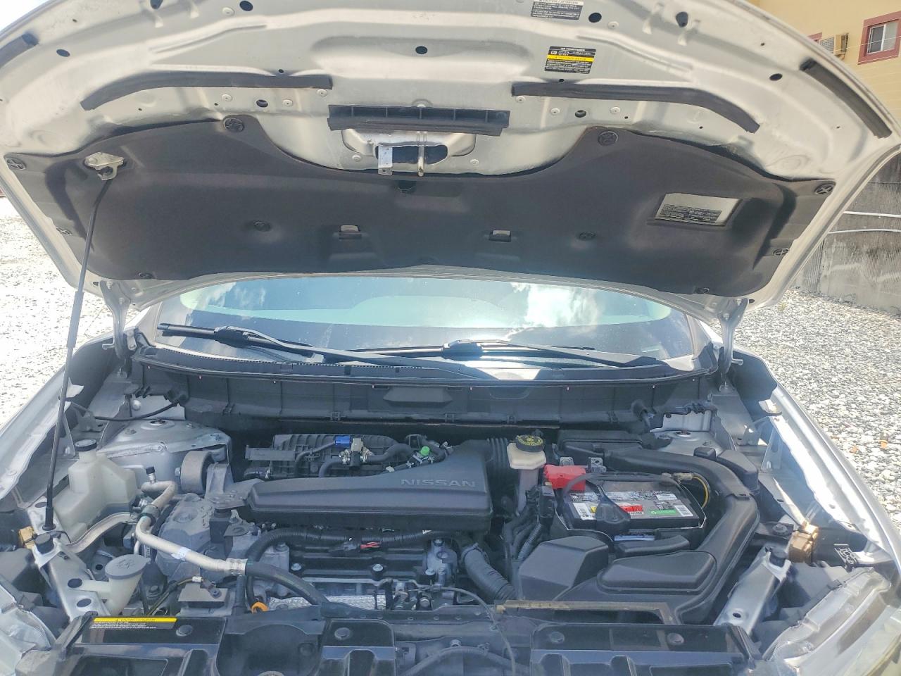 2015 Nissan Rogue Sv Silver vin: KNMAT2MT0FP575503