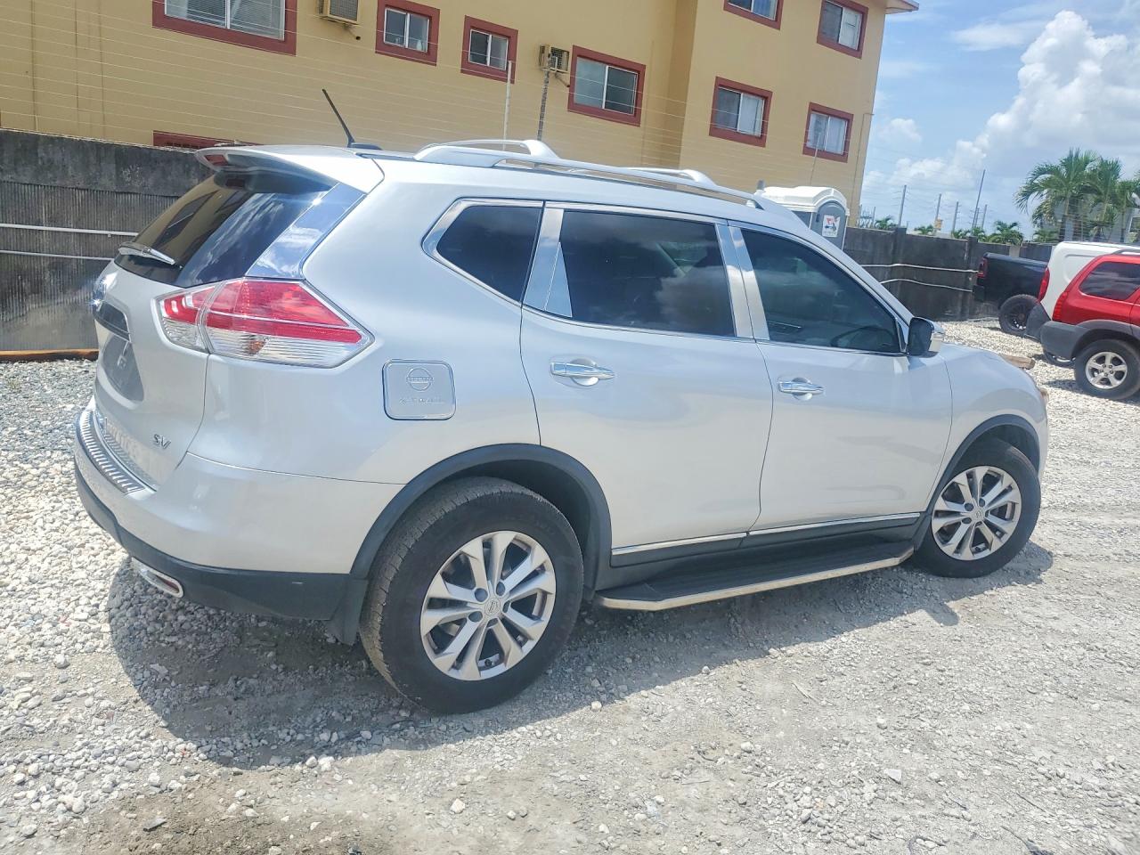 2015 Nissan Rogue Sv Silver vin: KNMAT2MT0FP575503
