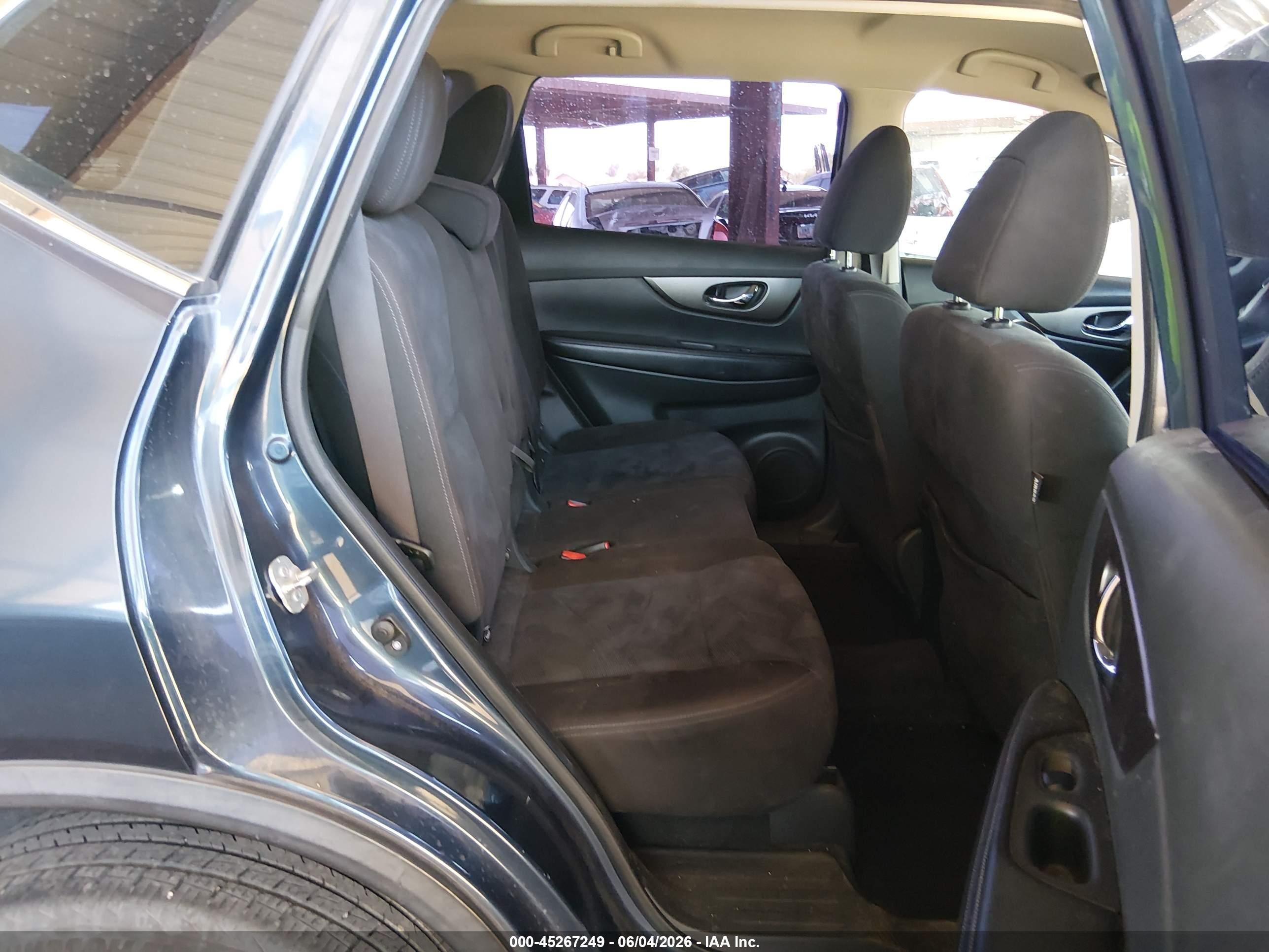 2015 Nissan Rogue S Blue vin: KNMAT2MT0FP578806