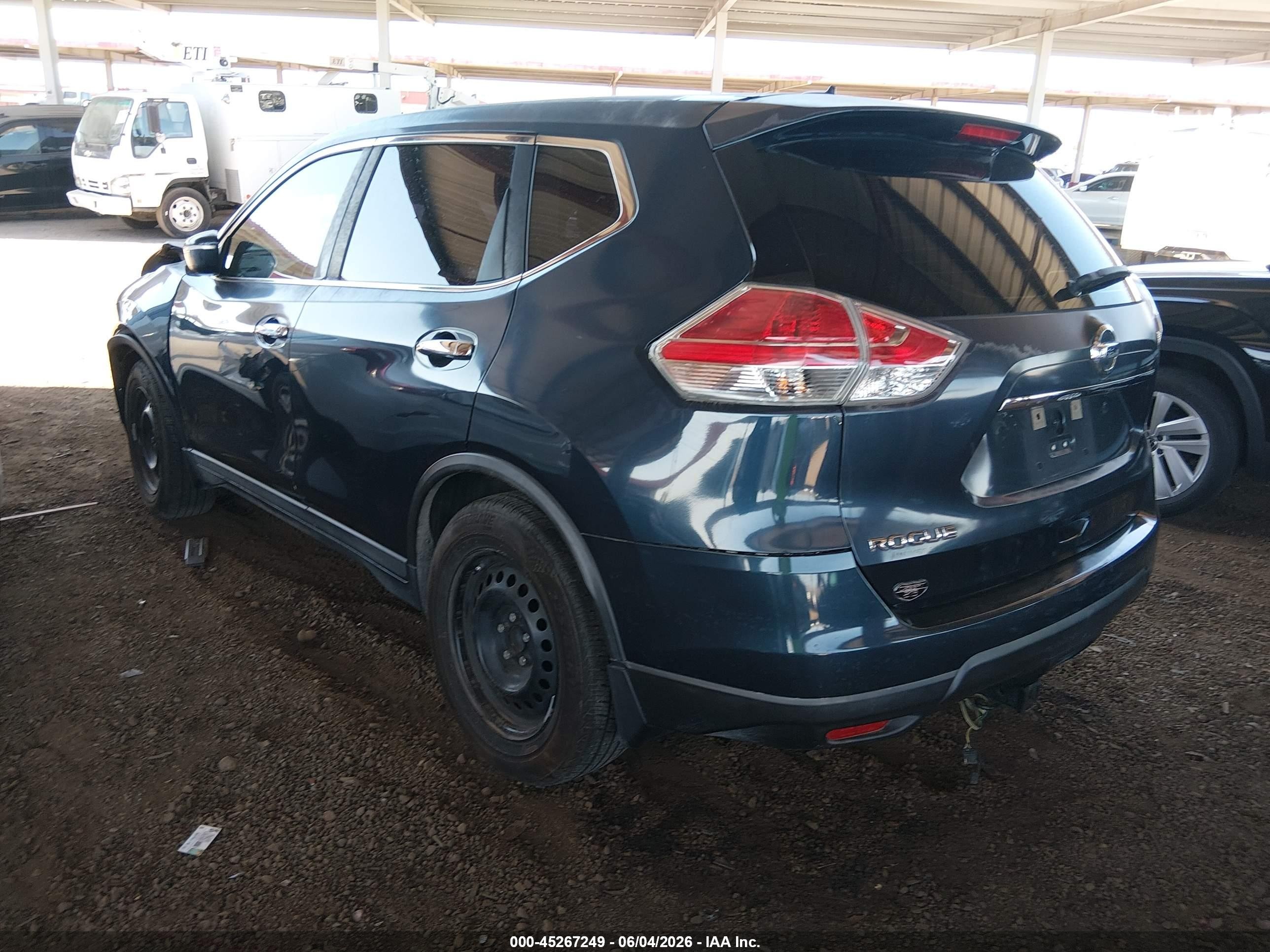 2015 Nissan Rogue S Blue vin: KNMAT2MT0FP578806