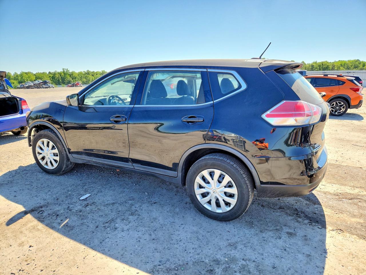 2016 Nissan Rogue S Черный vin: KNMAT2MT0GP621624