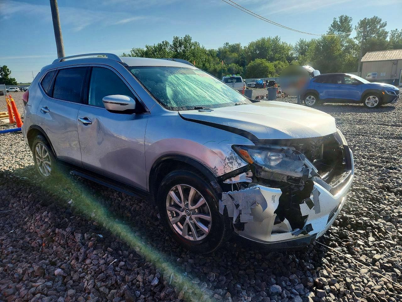 2017 Nissan Rogue Sv Silver vin: KNMAT2MT0HP518866
