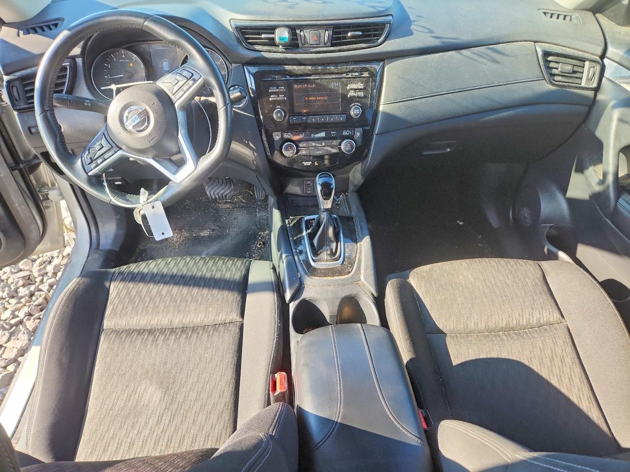 2017 Nissan Rogue Sv Silver vin: KNMAT2MT0HP518866