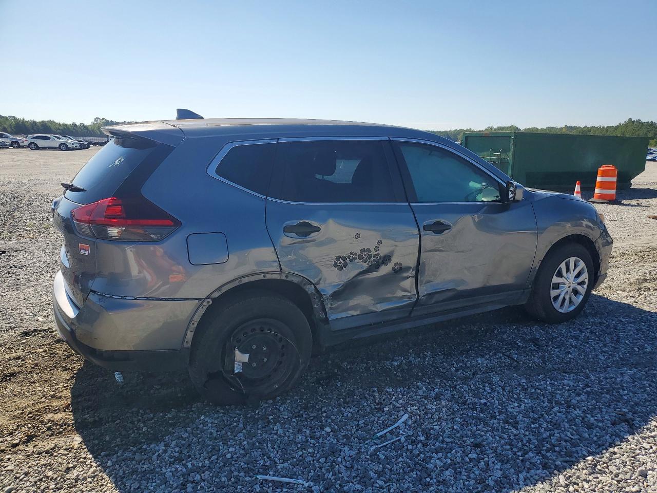 2018 Nissan Rogue S Gray vin: KNMAT2MT0JP520607