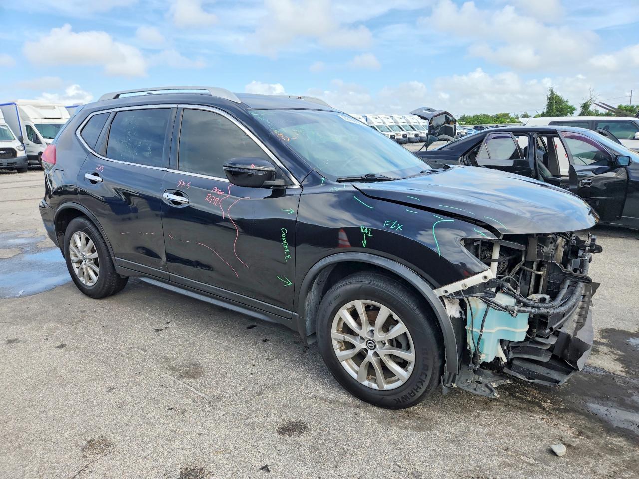 2018 Nissan Rogue Sv Black vin: KNMAT2MT0JP621940