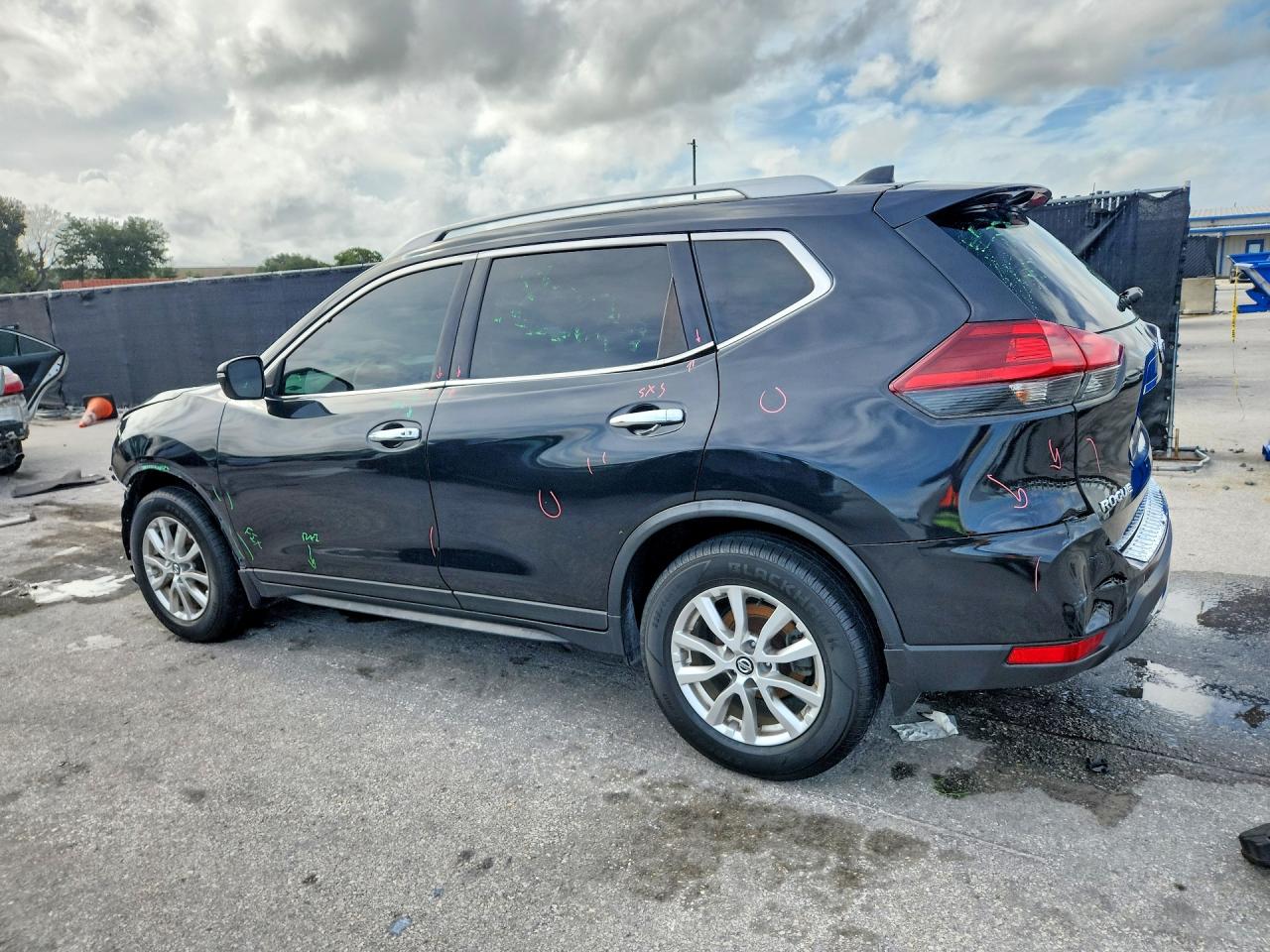 2018 Nissan Rogue Sv Black vin: KNMAT2MT0JP621940