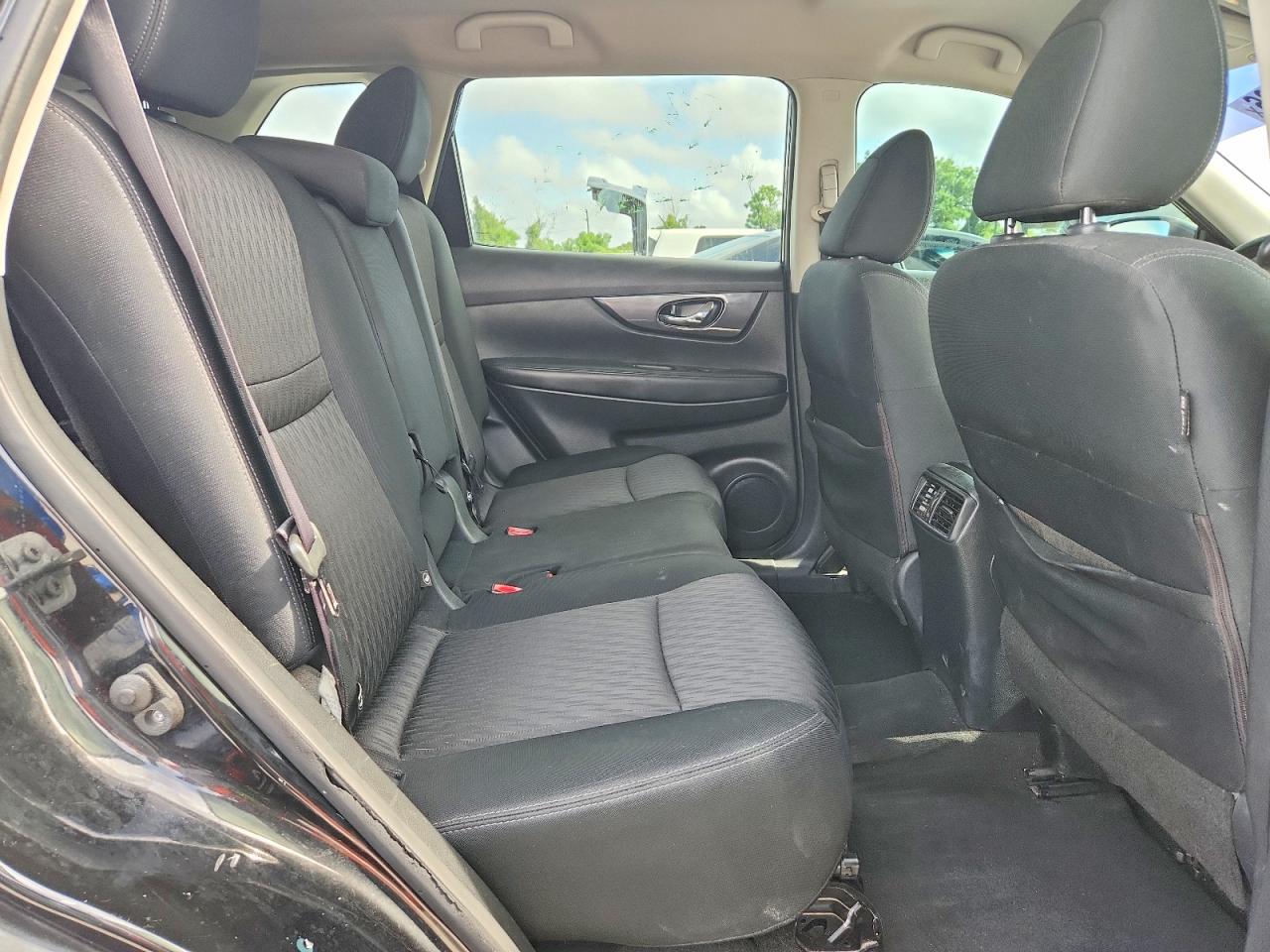 2018 Nissan Rogue Sv Black vin: KNMAT2MT0JP621940