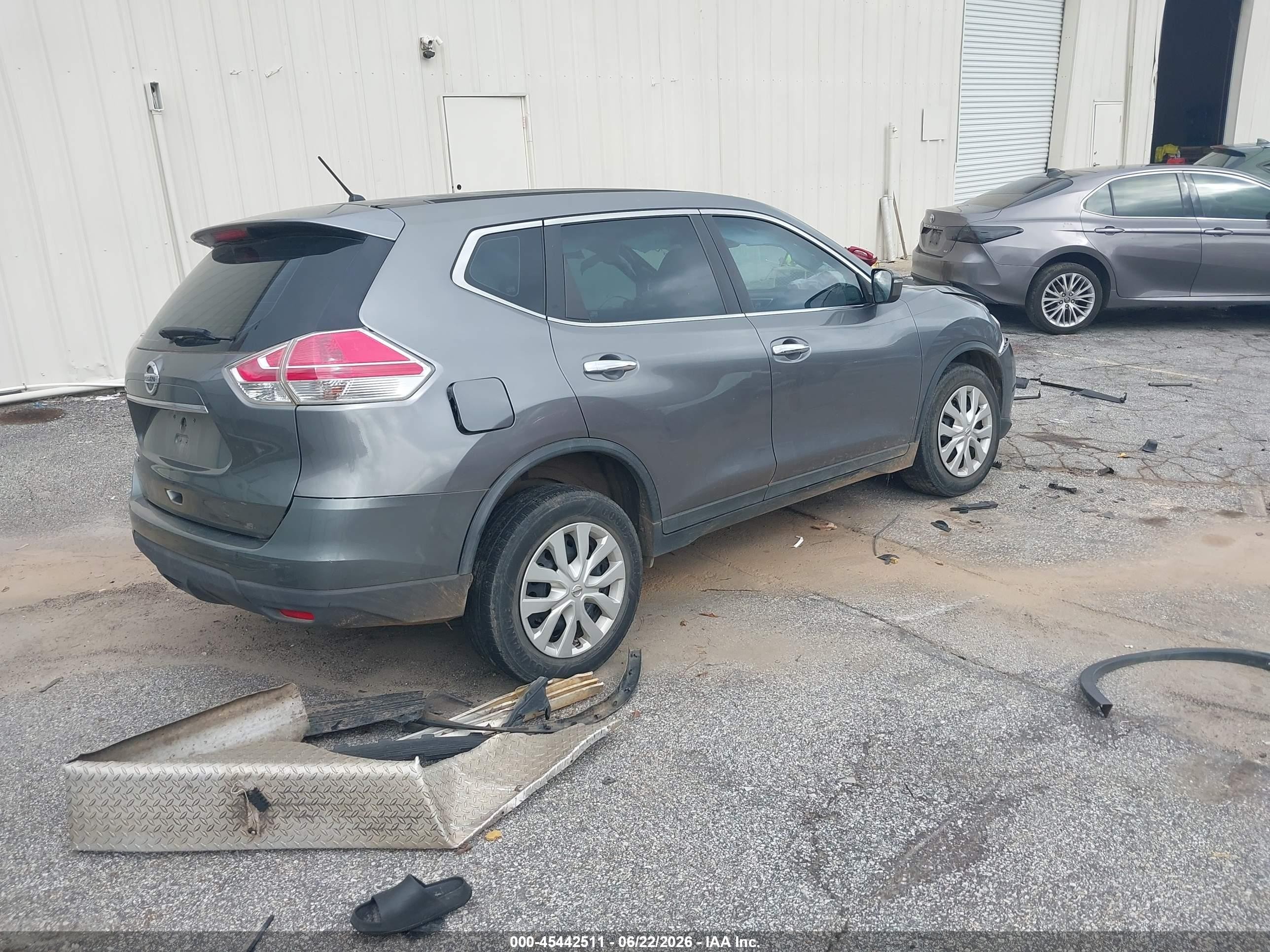 2015 Nissan Rogue S Gray vin: KNMAT2MT1FP514791