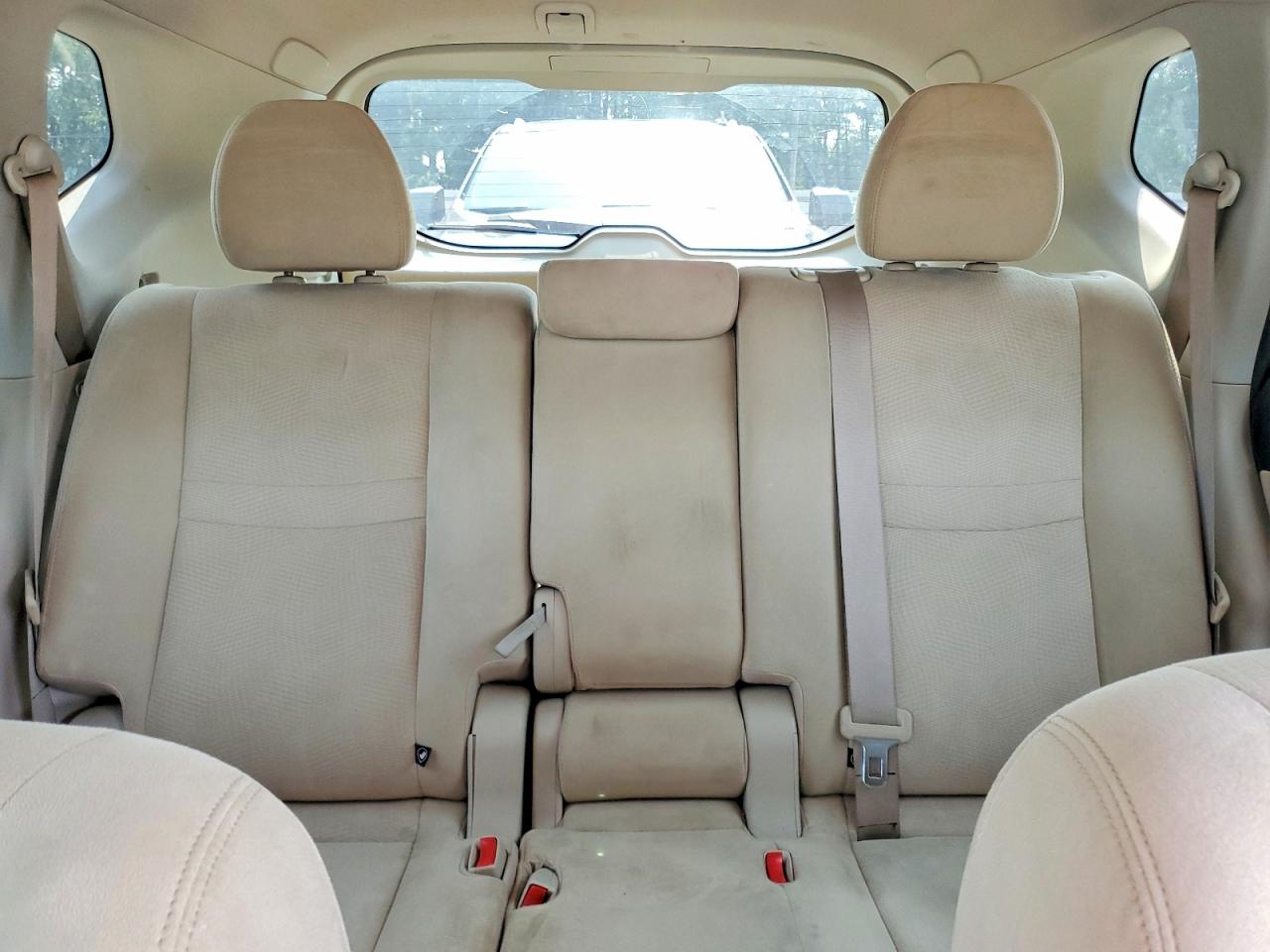 2015 Nissan Rogue Sv White vin: KNMAT2MT1FP527993