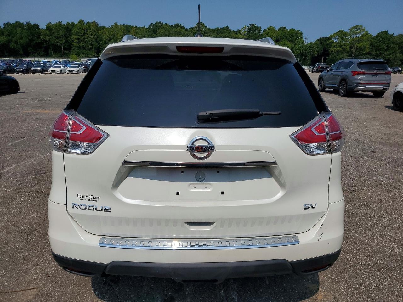 2015 Nissan Rogue Sv White vin: KNMAT2MT1FP527993