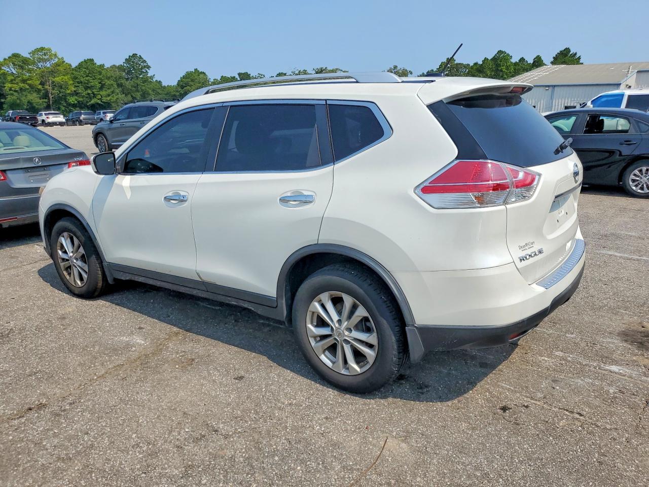 2015 Nissan Rogue Sv White vin: KNMAT2MT1FP527993
