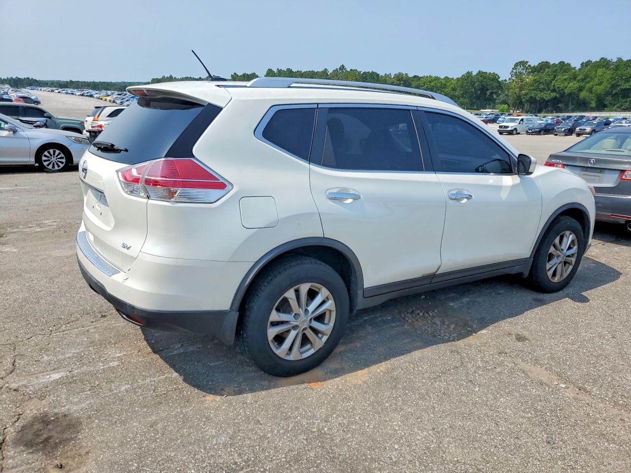 2015 Nissan Rogue Sv White vin: KNMAT2MT1FP527993