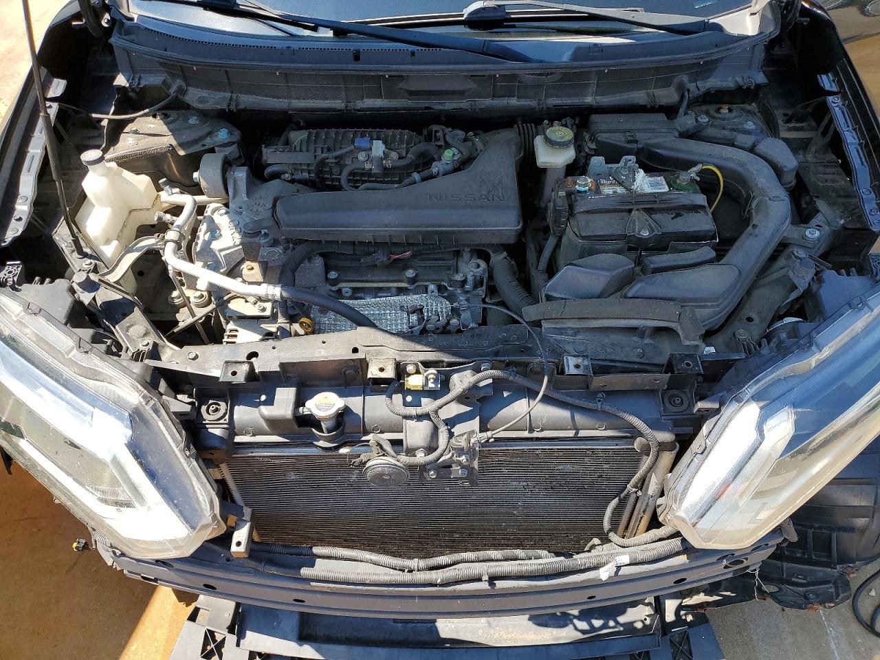 2015 Nissan Rogue S Черный vin: KNMAT2MT1FP539447