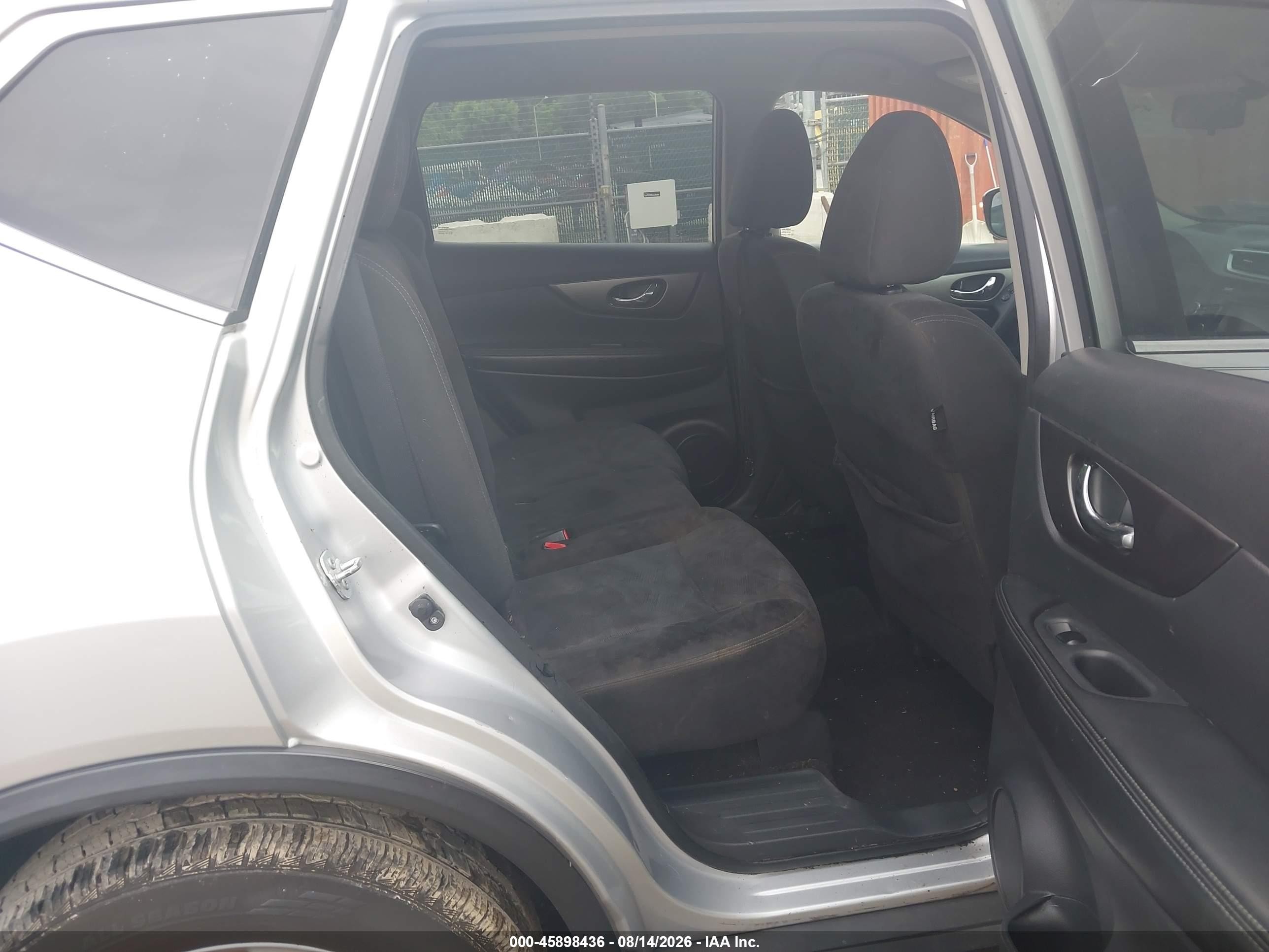 2015 Nissan Rogue Sv Silver vin: KNMAT2MT1FP546527