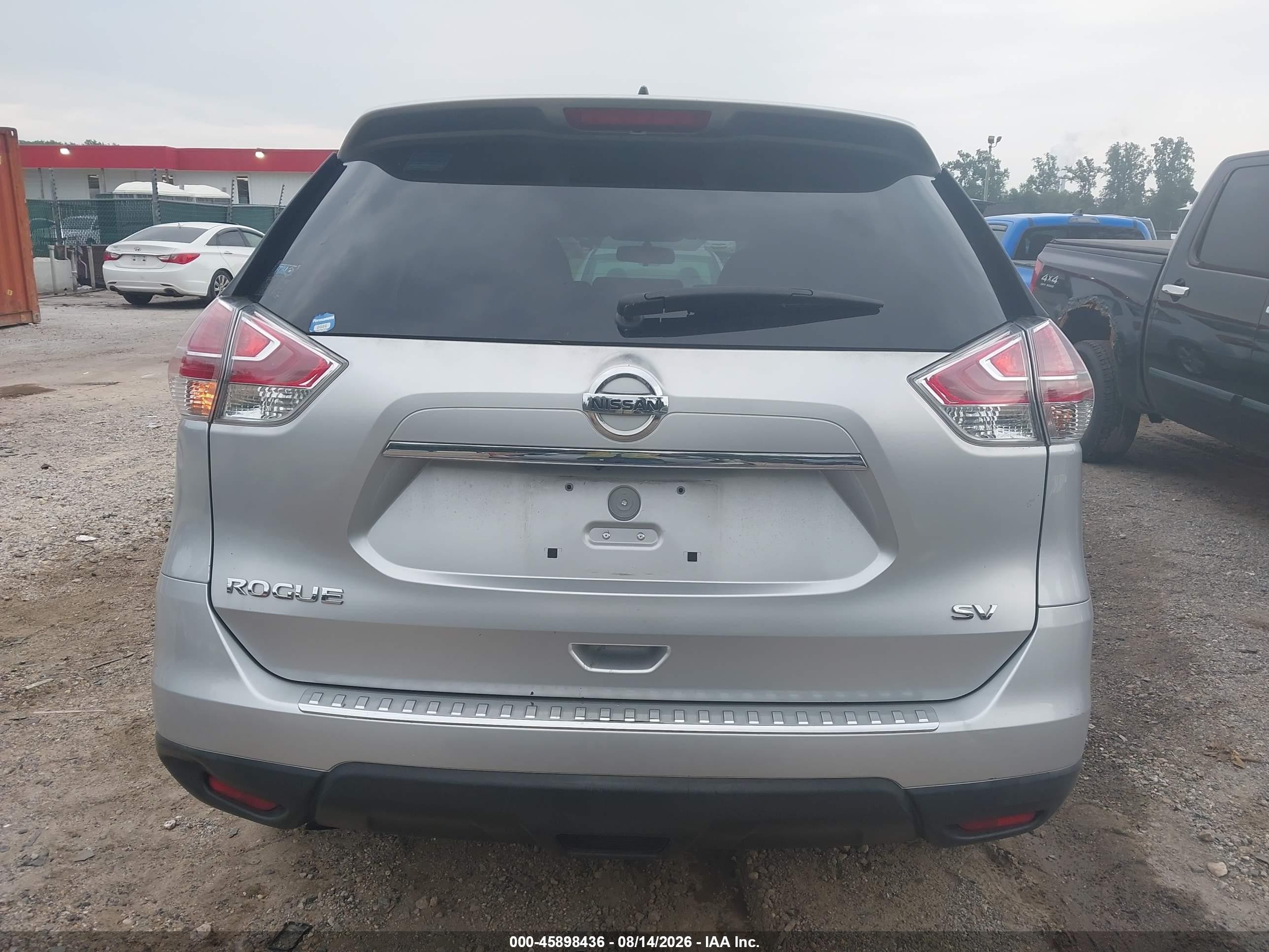 2015 Nissan Rogue Sv Silver vin: KNMAT2MT1FP546527