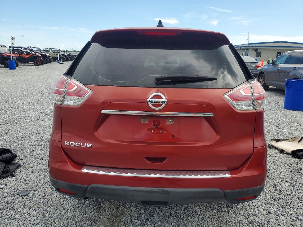 2015 Nissan Rogue S Burgundy vin: KNMAT2MT1FP556314