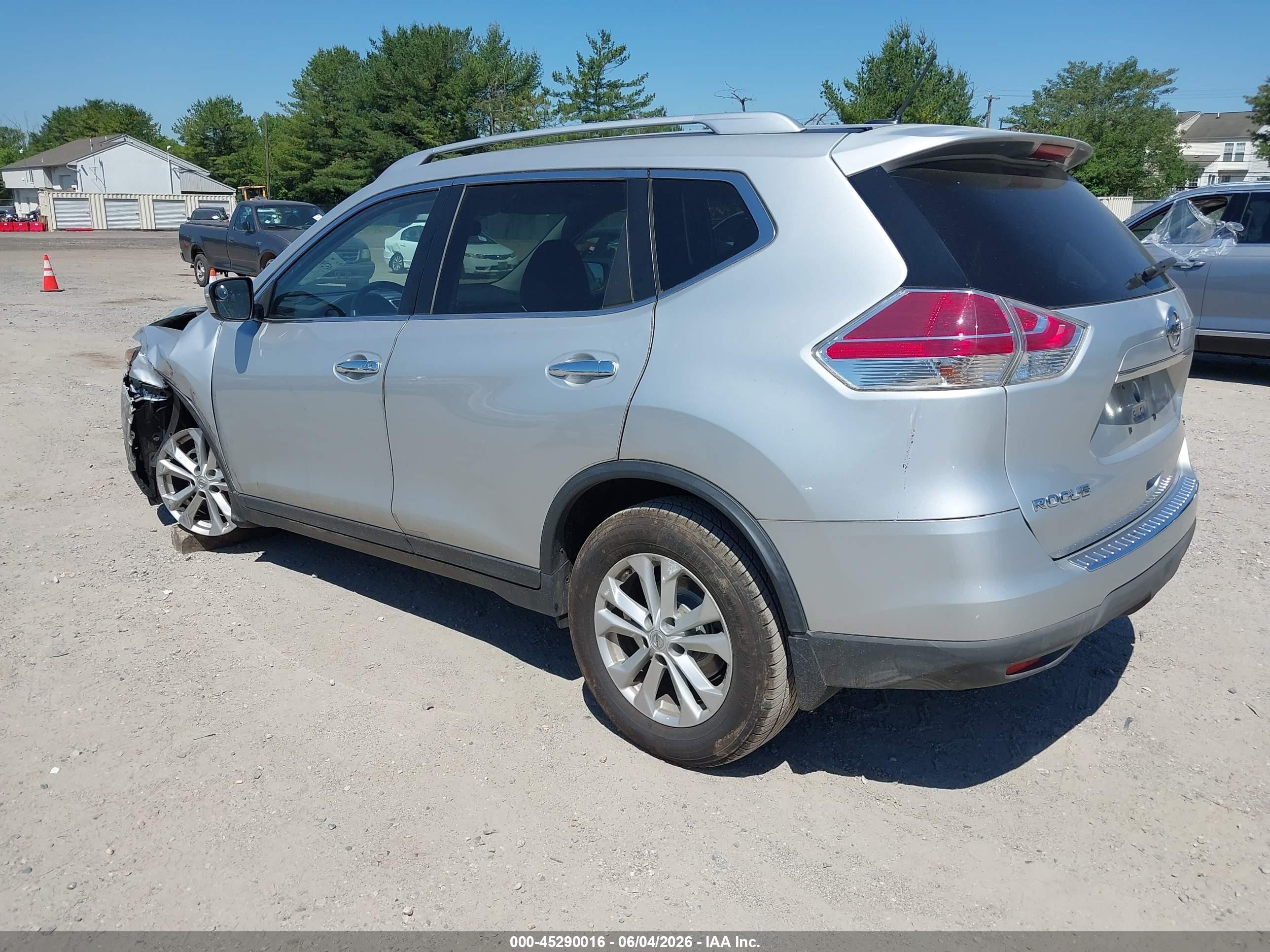 2015 Nissan Rogue Sv Silver vin: KNMAT2MT1FP575431