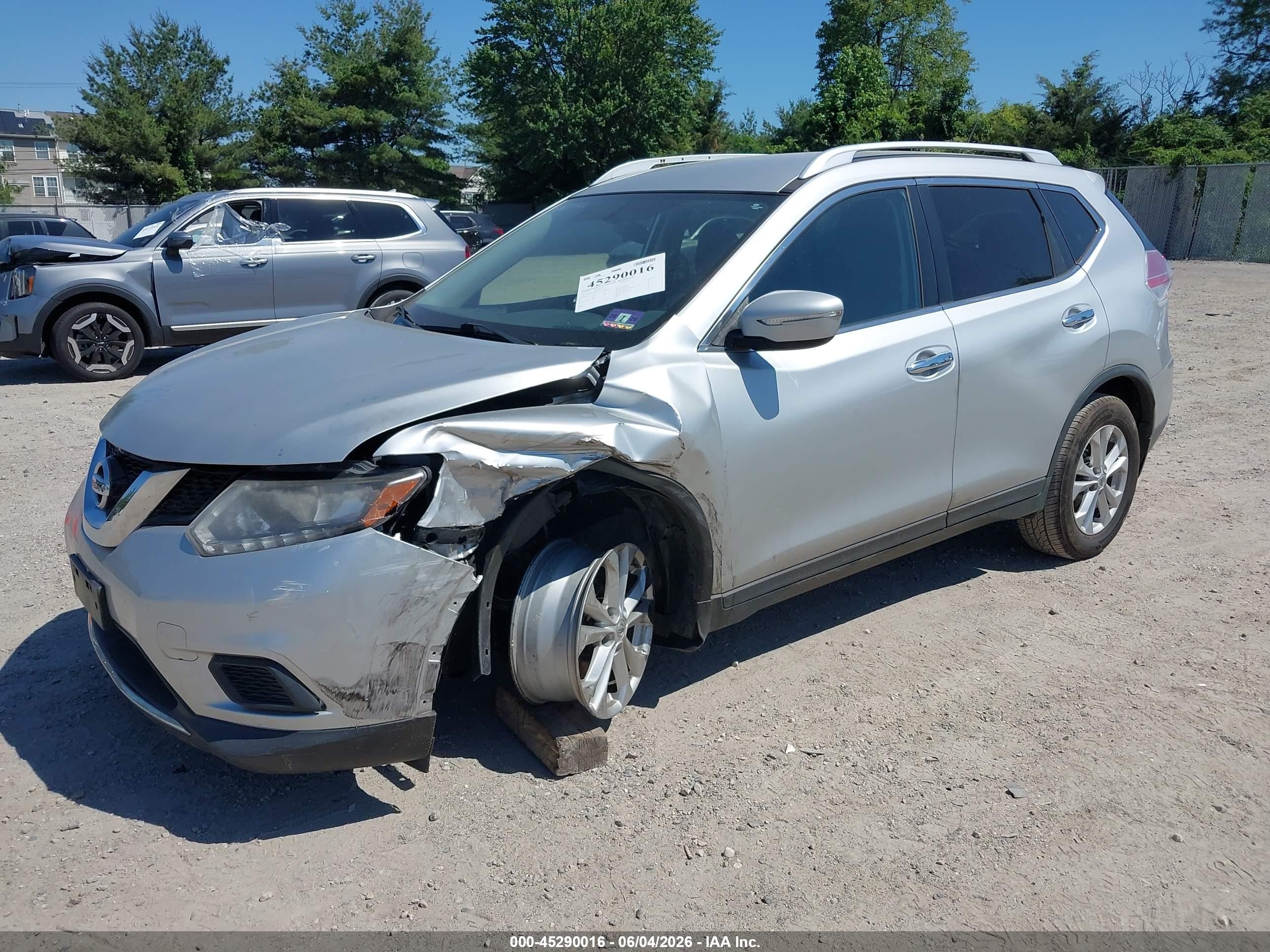 2015 Nissan Rogue Sv Silver vin: KNMAT2MT1FP575431