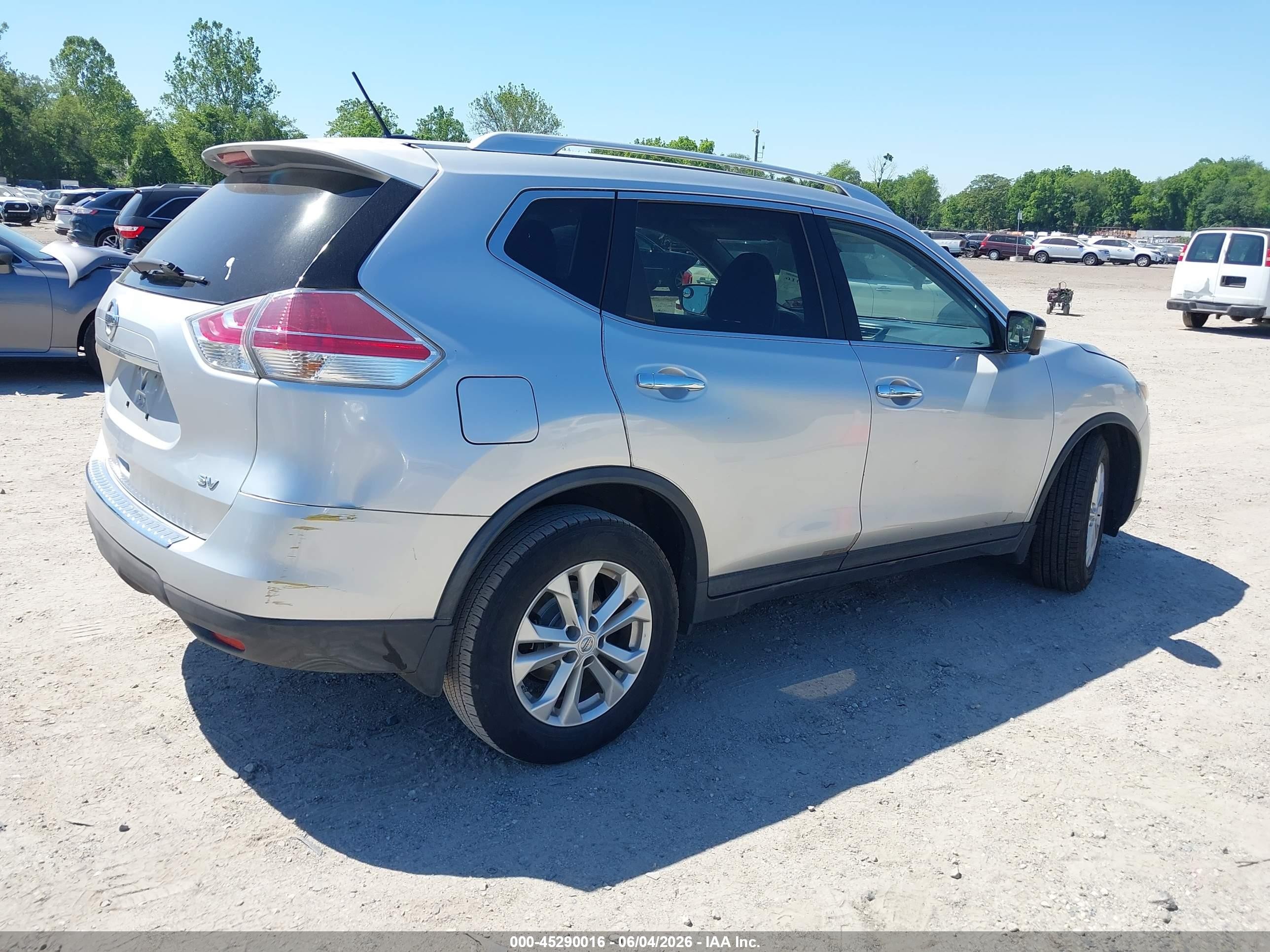 2015 Nissan Rogue Sv Silver vin: KNMAT2MT1FP575431