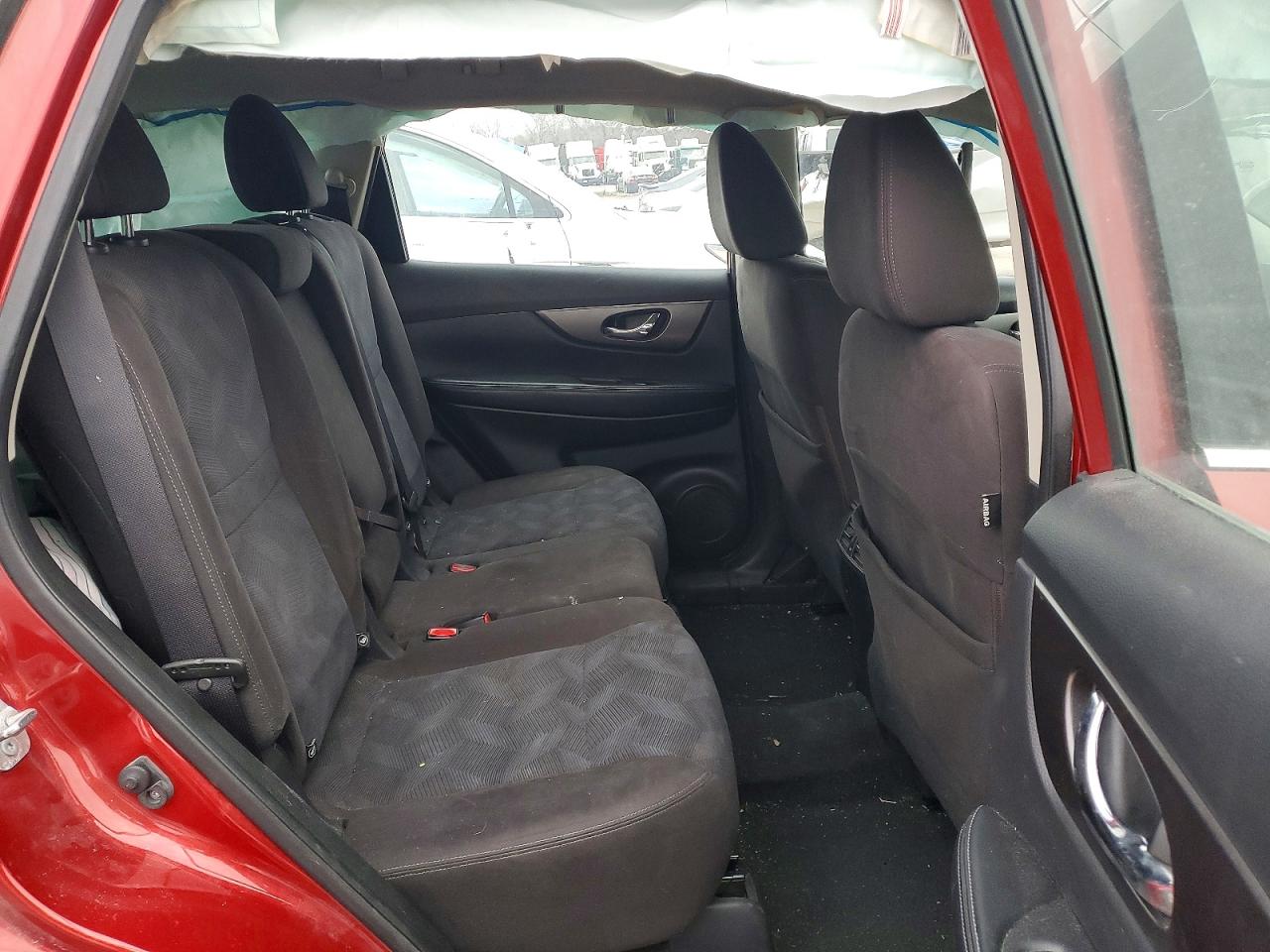 2015 Nissan Rogue S Red vin: KNMAT2MT1FP578488