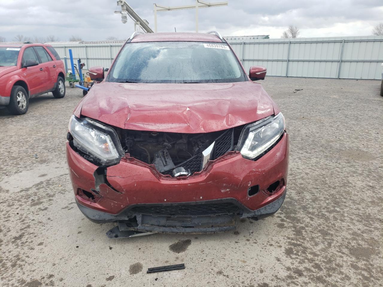 2015 Nissan Rogue S Burgundy vin: KNMAT2MT1FP579057