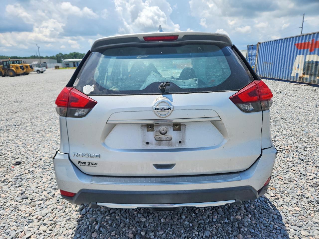 2017 Nissan Rogue S Серебряный vin: KNMAT2MT1HP504765