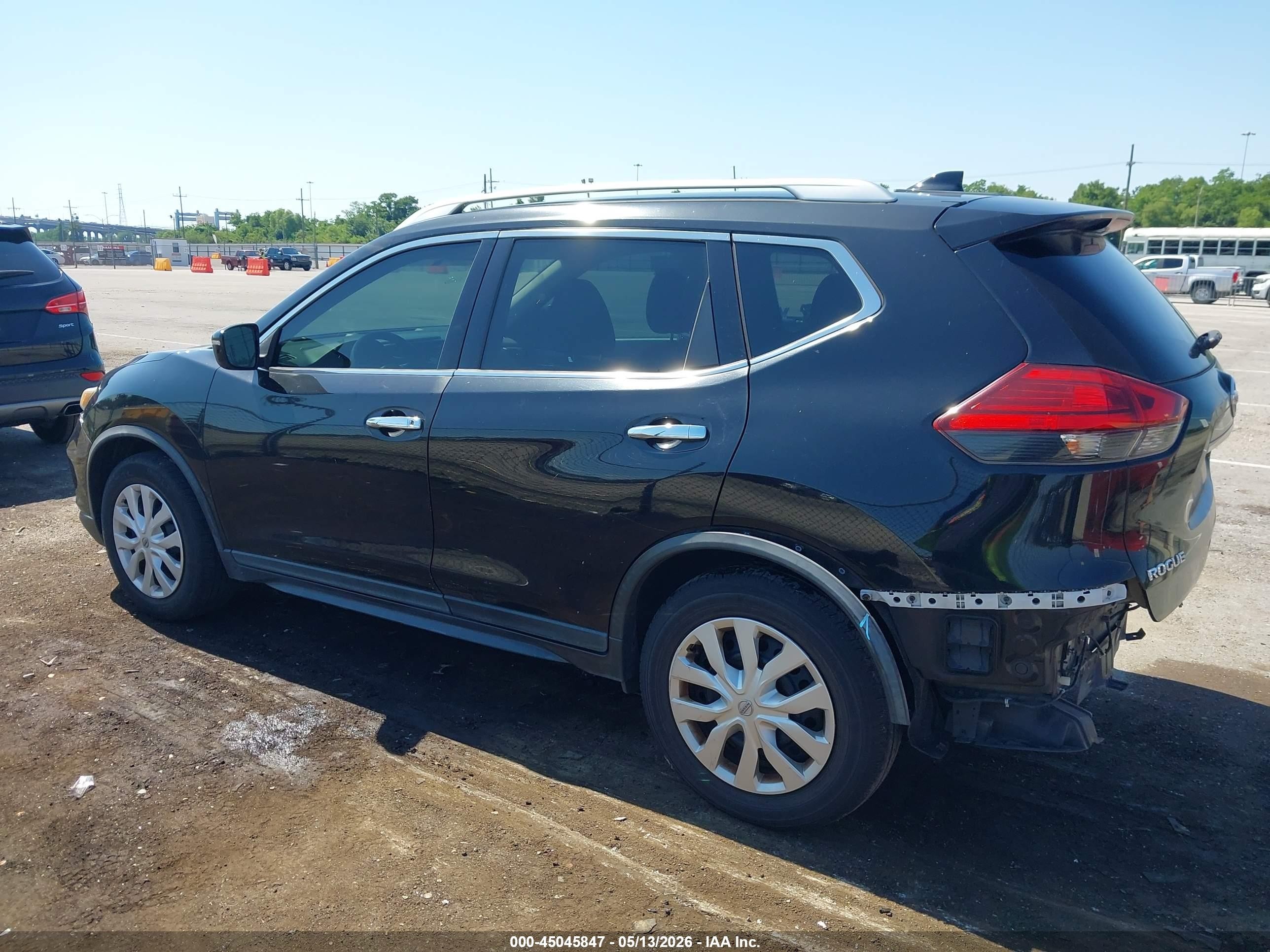 2017 Nissan Rogue S Черный vin: KNMAT2MT1HP522747