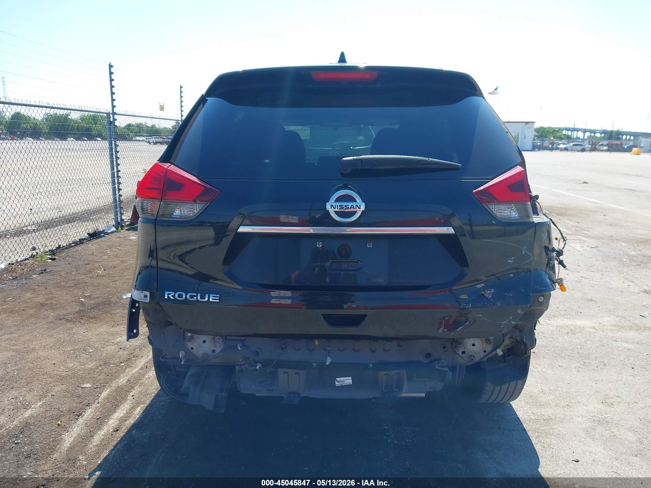 2017 Nissan Rogue S Черный vin: KNMAT2MT1HP522747