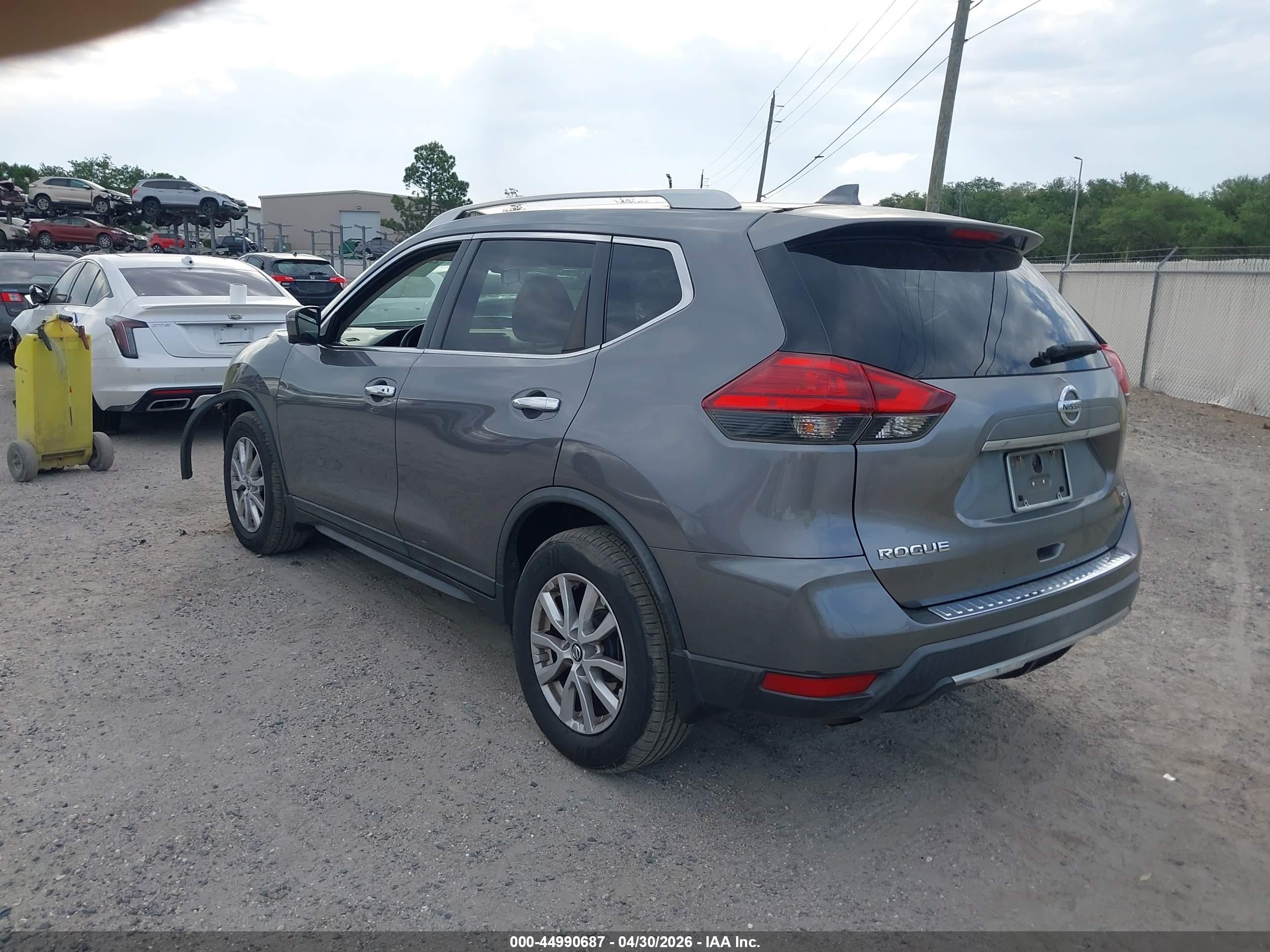 2017 Nissan Rogue Sv Gray vin: KNMAT2MT1HP528807
