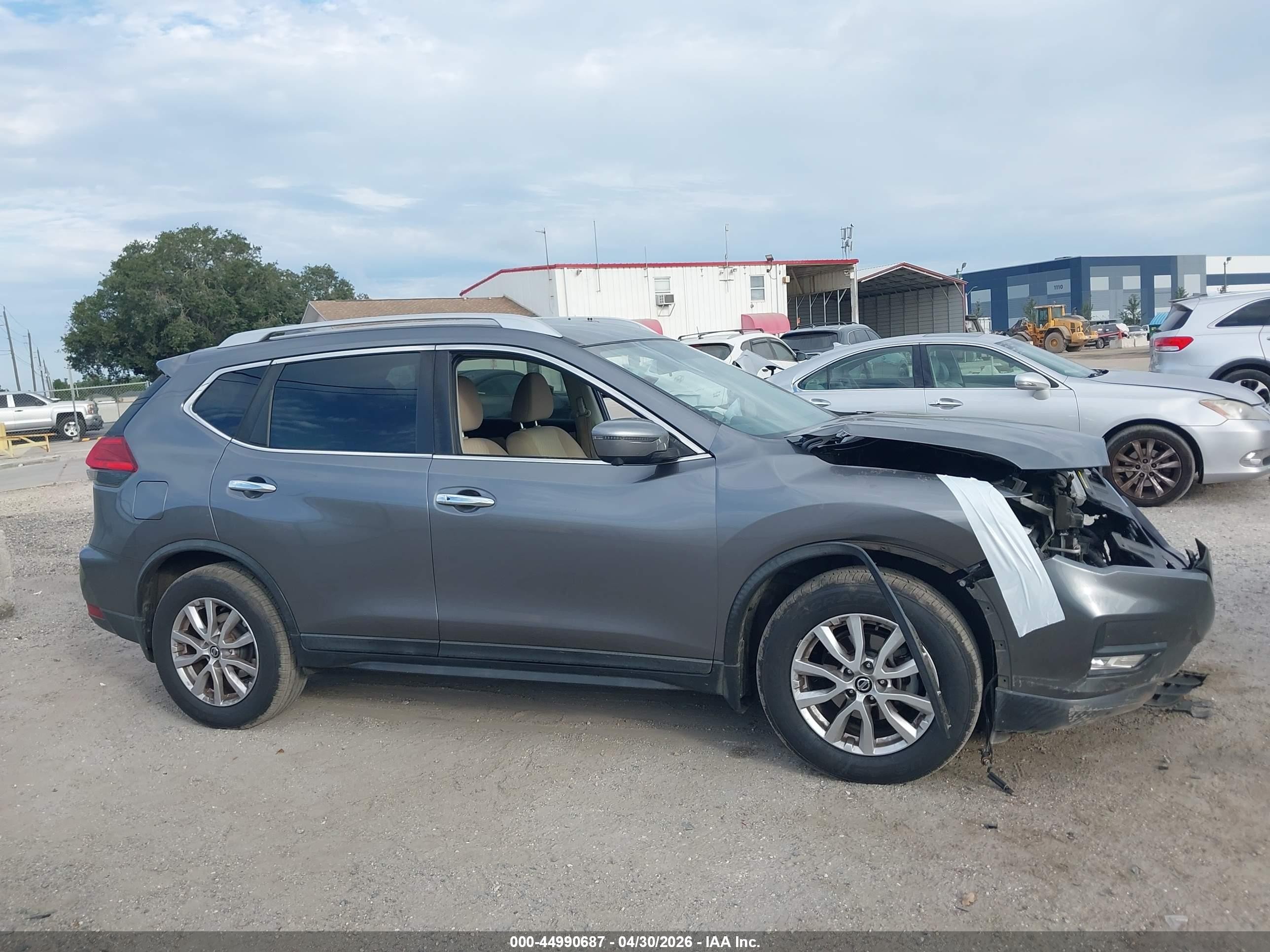 2017 Nissan Rogue Sv Gray vin: KNMAT2MT1HP528807