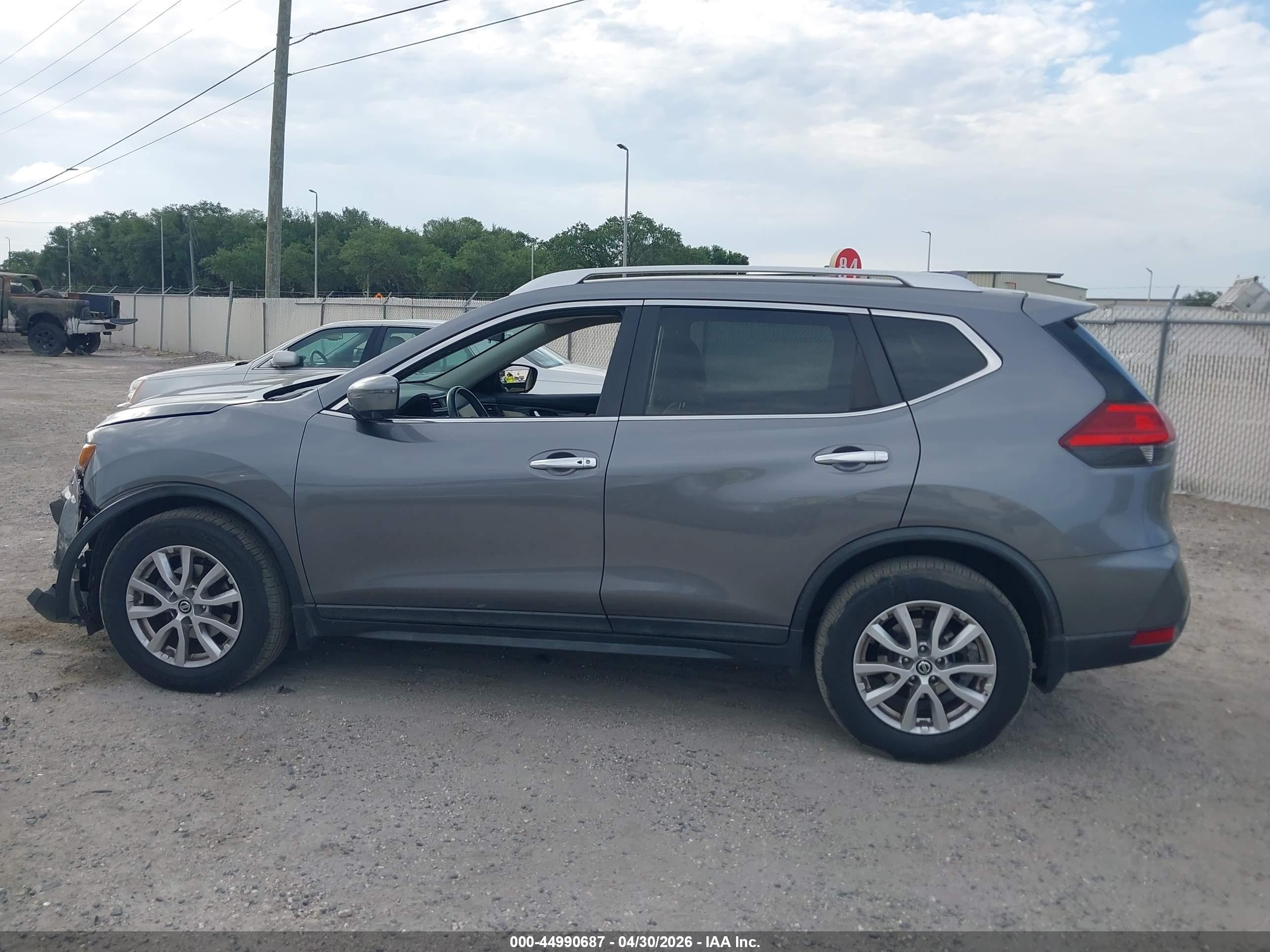 2017 Nissan Rogue Sv Gray vin: KNMAT2MT1HP528807