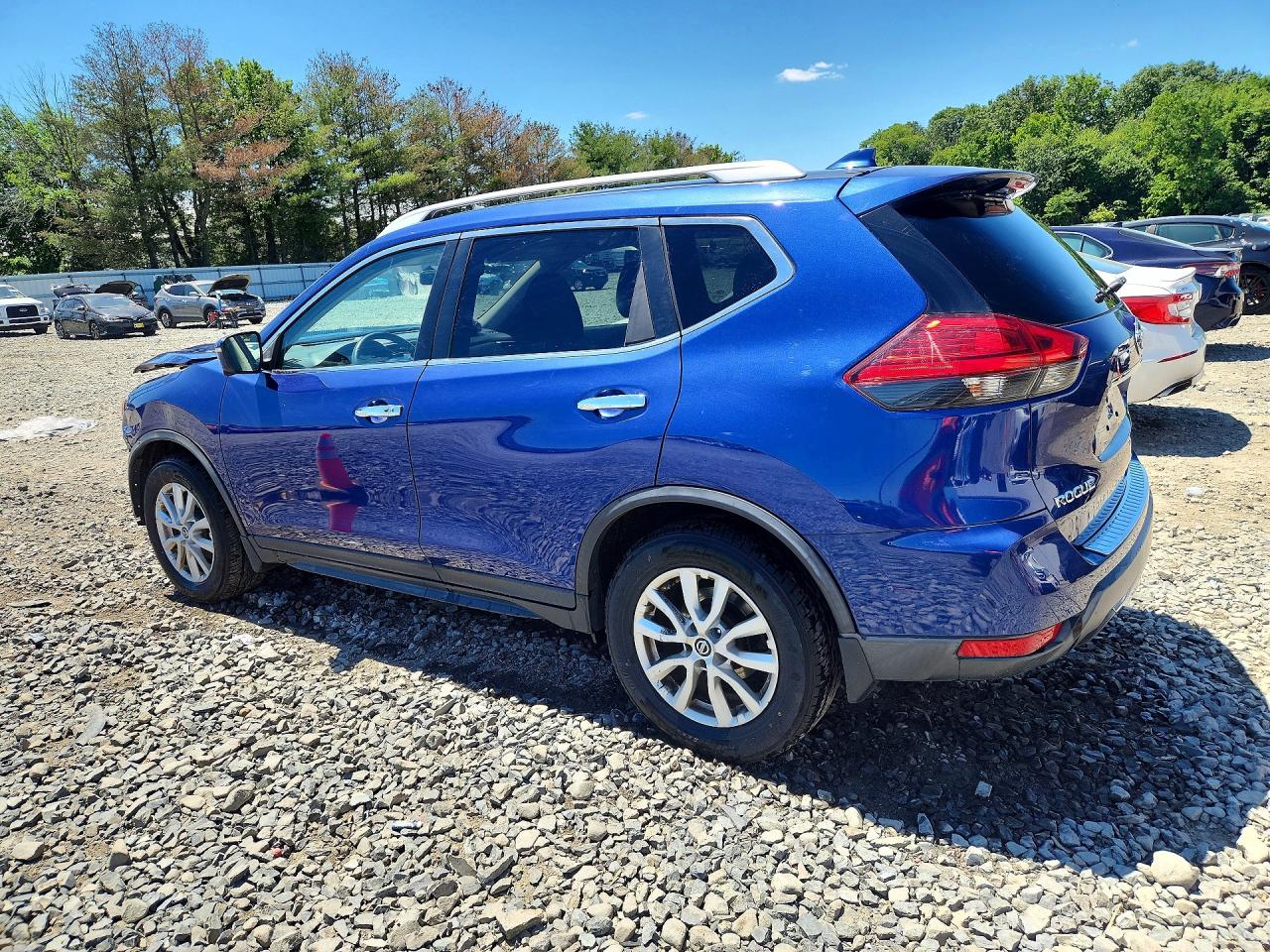 2017 Nissan Rogue Sv Blue vin: KNMAT2MT1HP575805