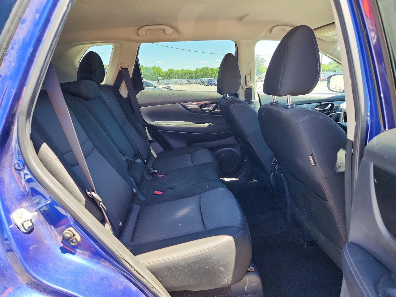 2017 Nissan Rogue Sv Blue vin: KNMAT2MT1HP575805
