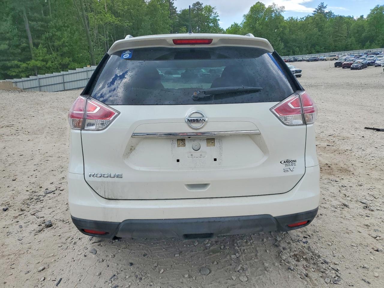 2015 Nissan Rogue Sv White vin: KNMAT2MT2FP523645