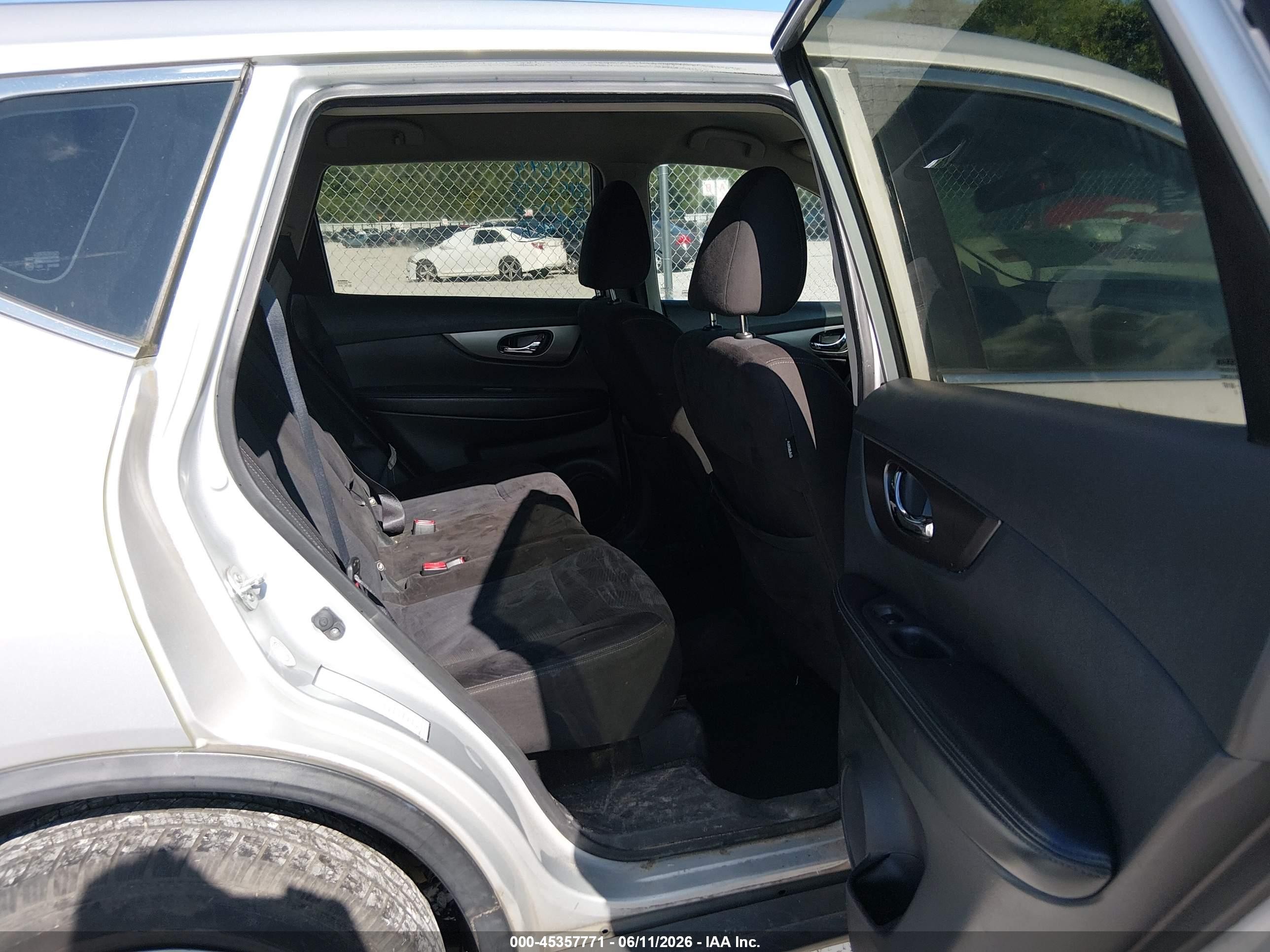 2015 Nissan Rogue S/sl/sv Silver vin: KNMAT2MT2FP541742