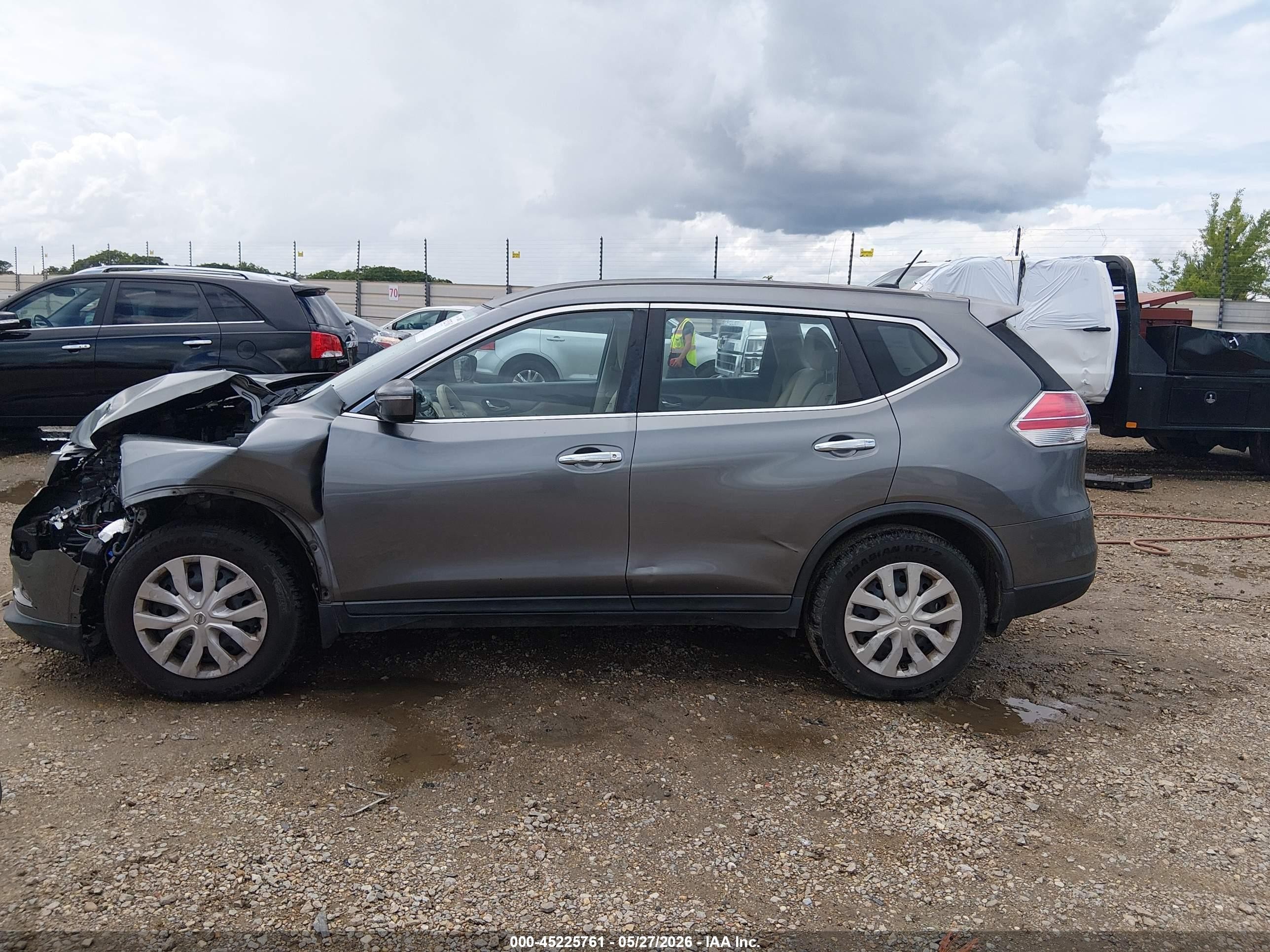 2015 Nissan Rogue S Gray vin: KNMAT2MT2FP551493